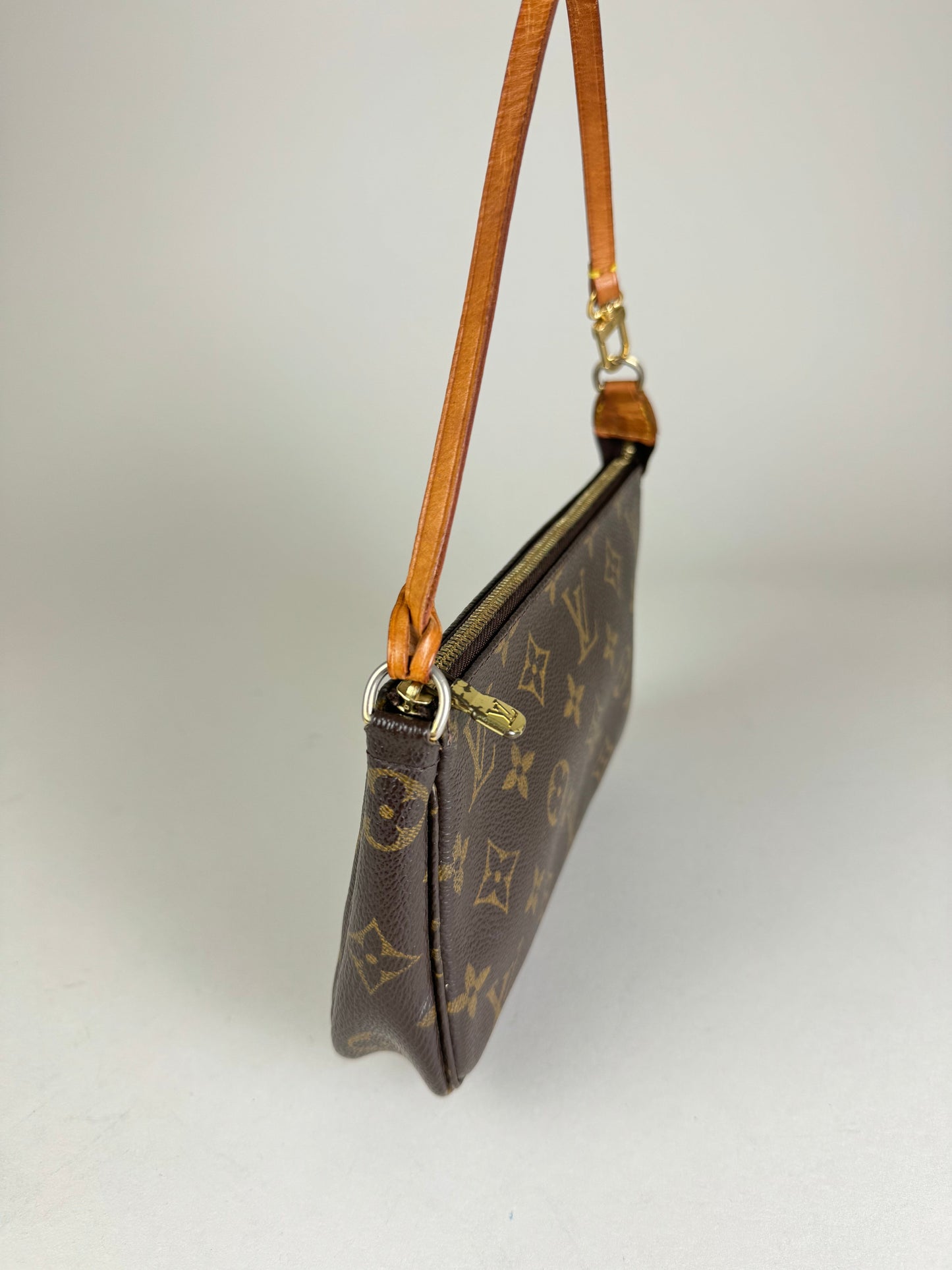 Louis Vuitton Pochette Accesories - respace.studio