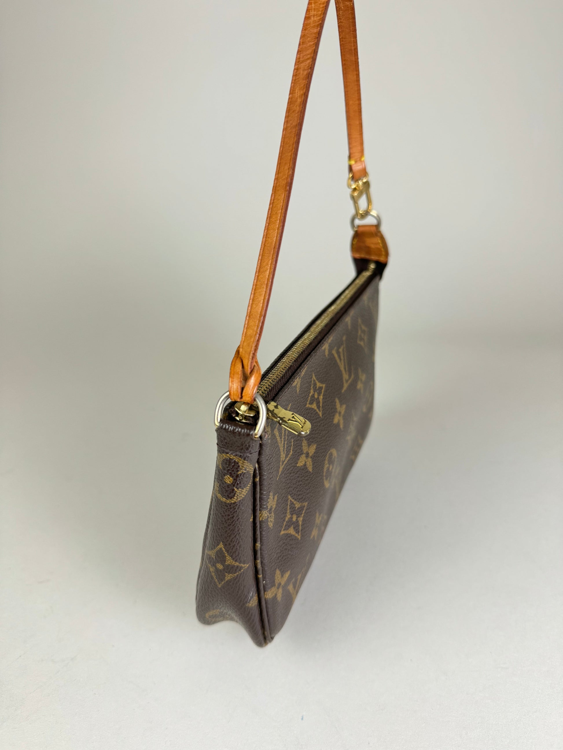 Louis Vuitton Pochette Accesories - respace.studio