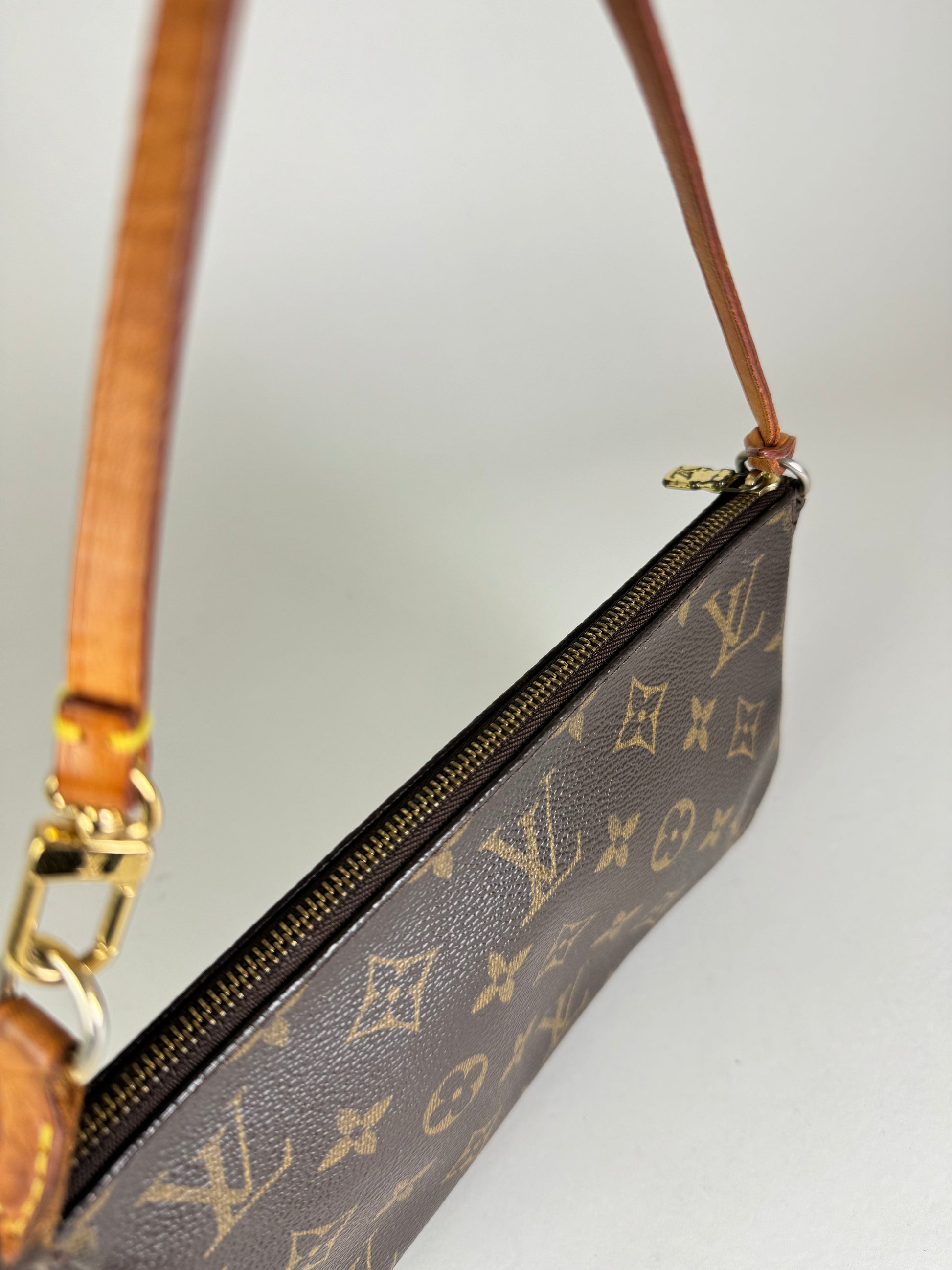 Louis Vuitton Pochette Accesories - respace.studio