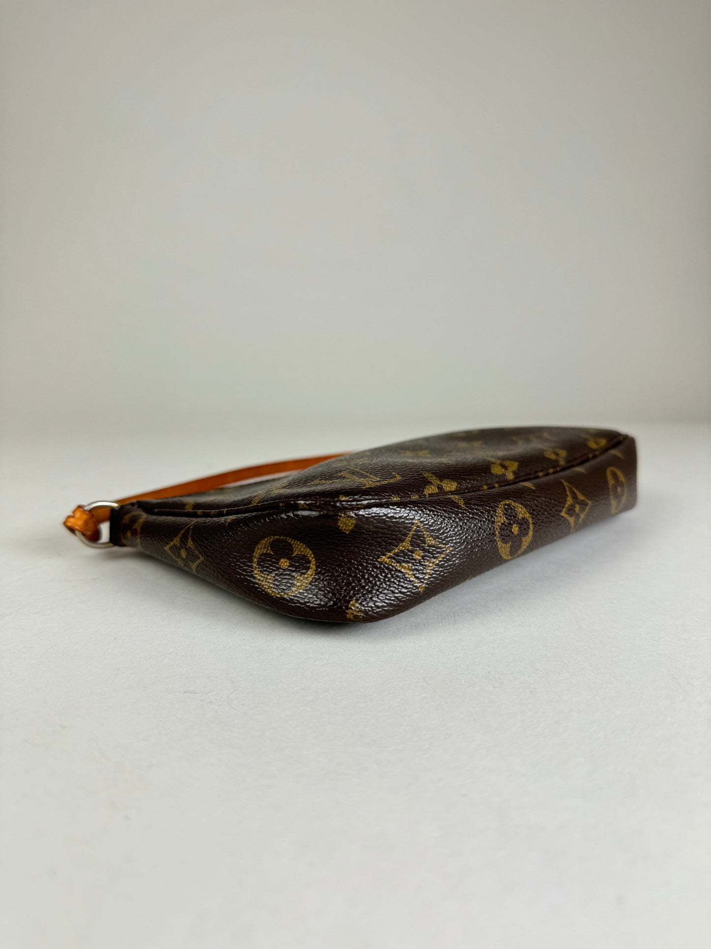 Louis Vuitton Pochette Accesories - respace.studio
