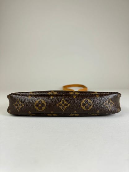 Louis Vuitton Pochette Accessories - respace.studio