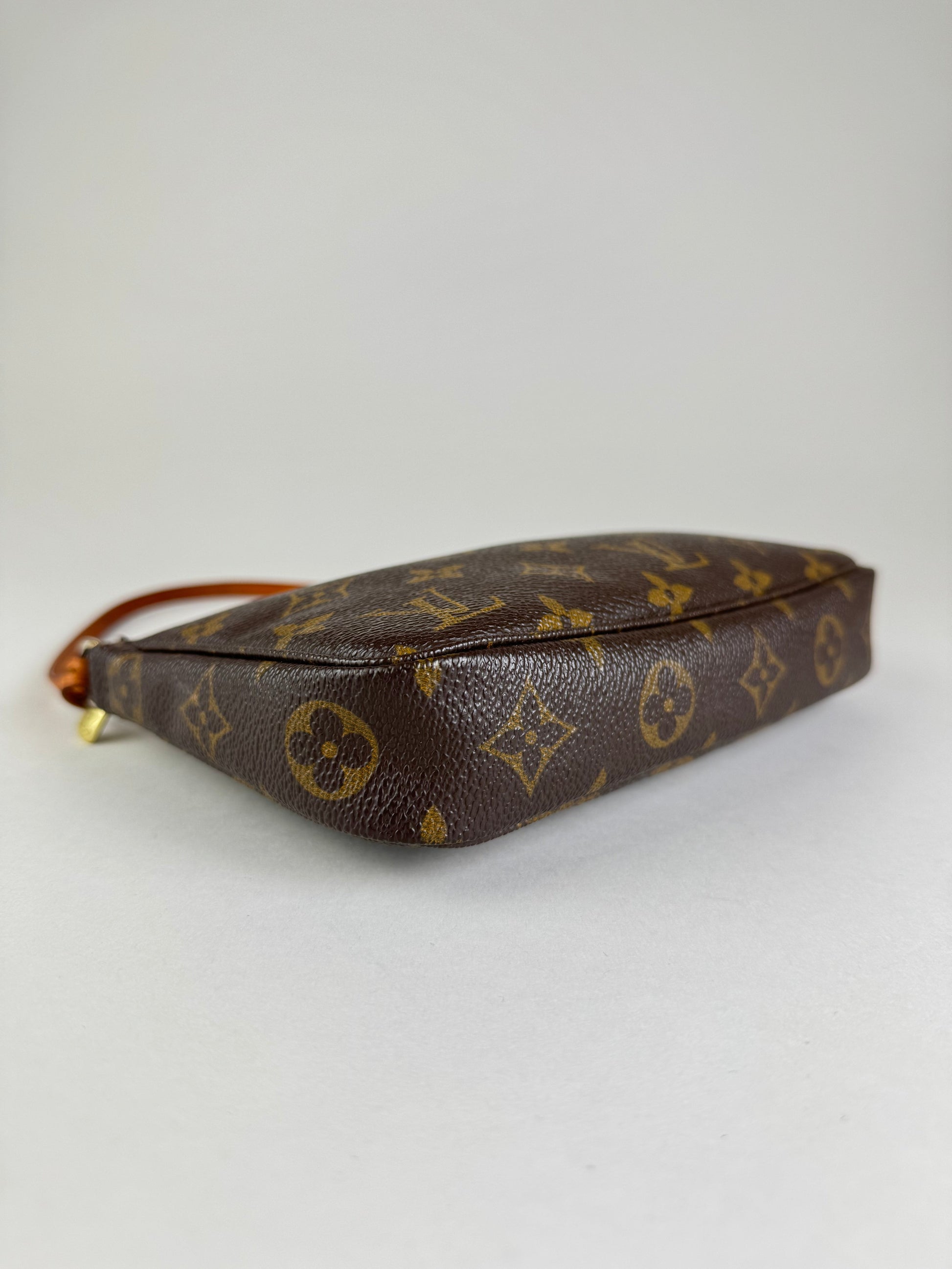 Louis Vuitton Pochette Accessories - respace.studio