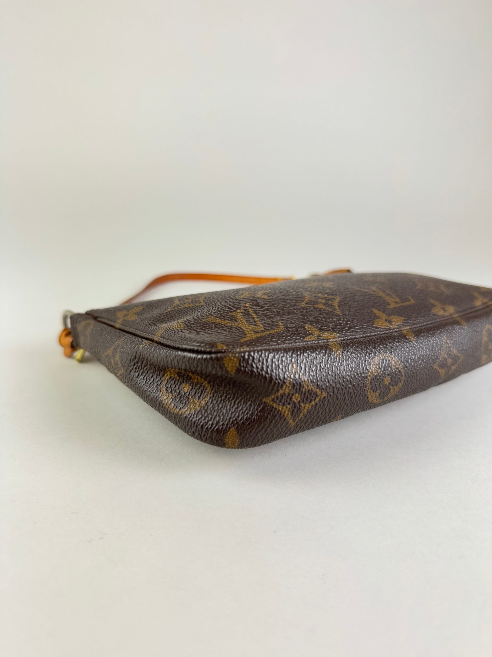 Louis Vuitton Pochette Accessories - respace.studio