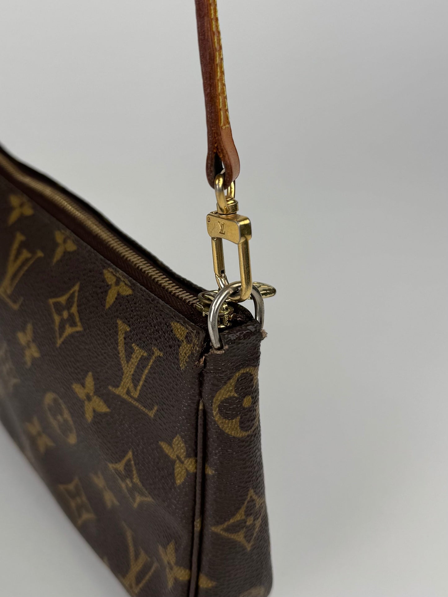Louis Vuitton Pochette Accessories - respace.studio