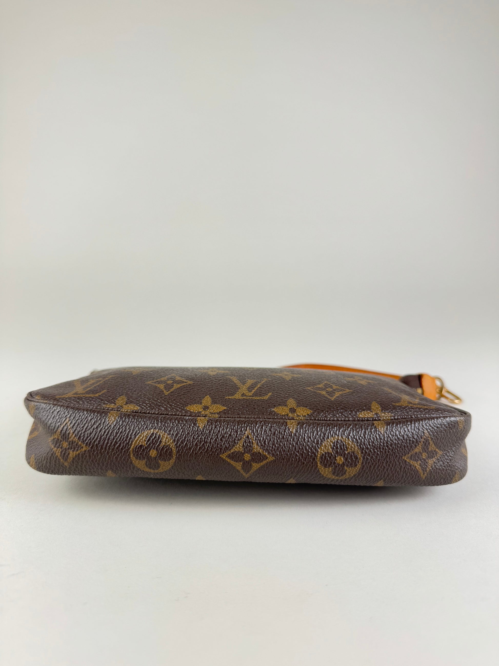 Louis Vuitton Pochette Accessories - respace.studio
