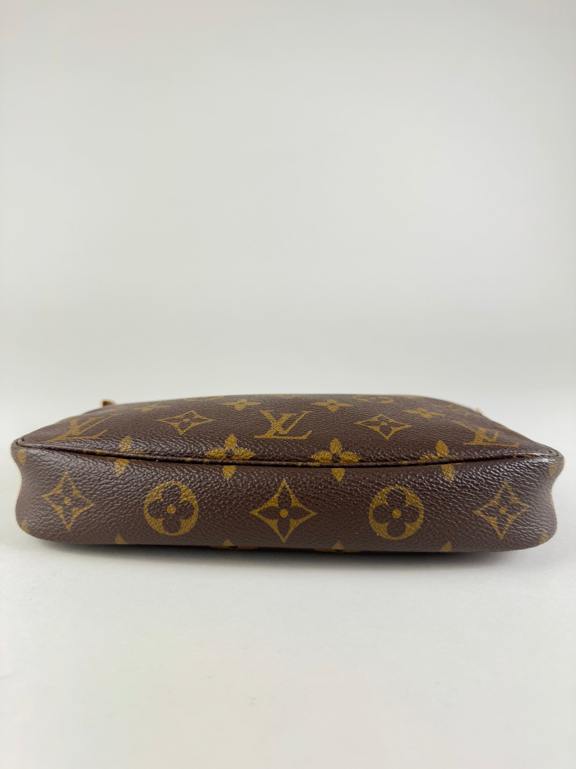 Louis Vuitton Pochette Accessories - respace.studio
