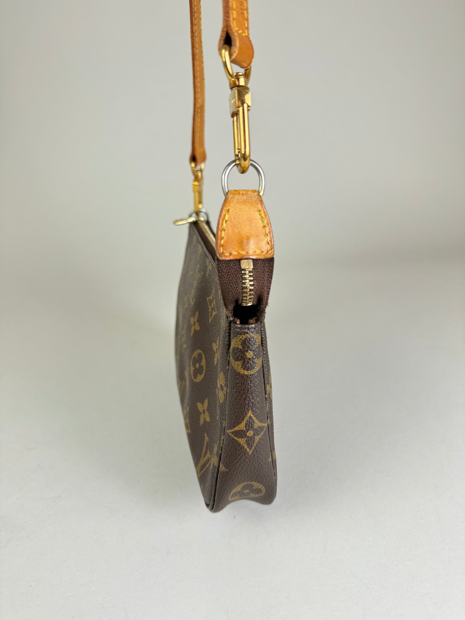 Louis Vuitton Pochette Accessories - respace.studio