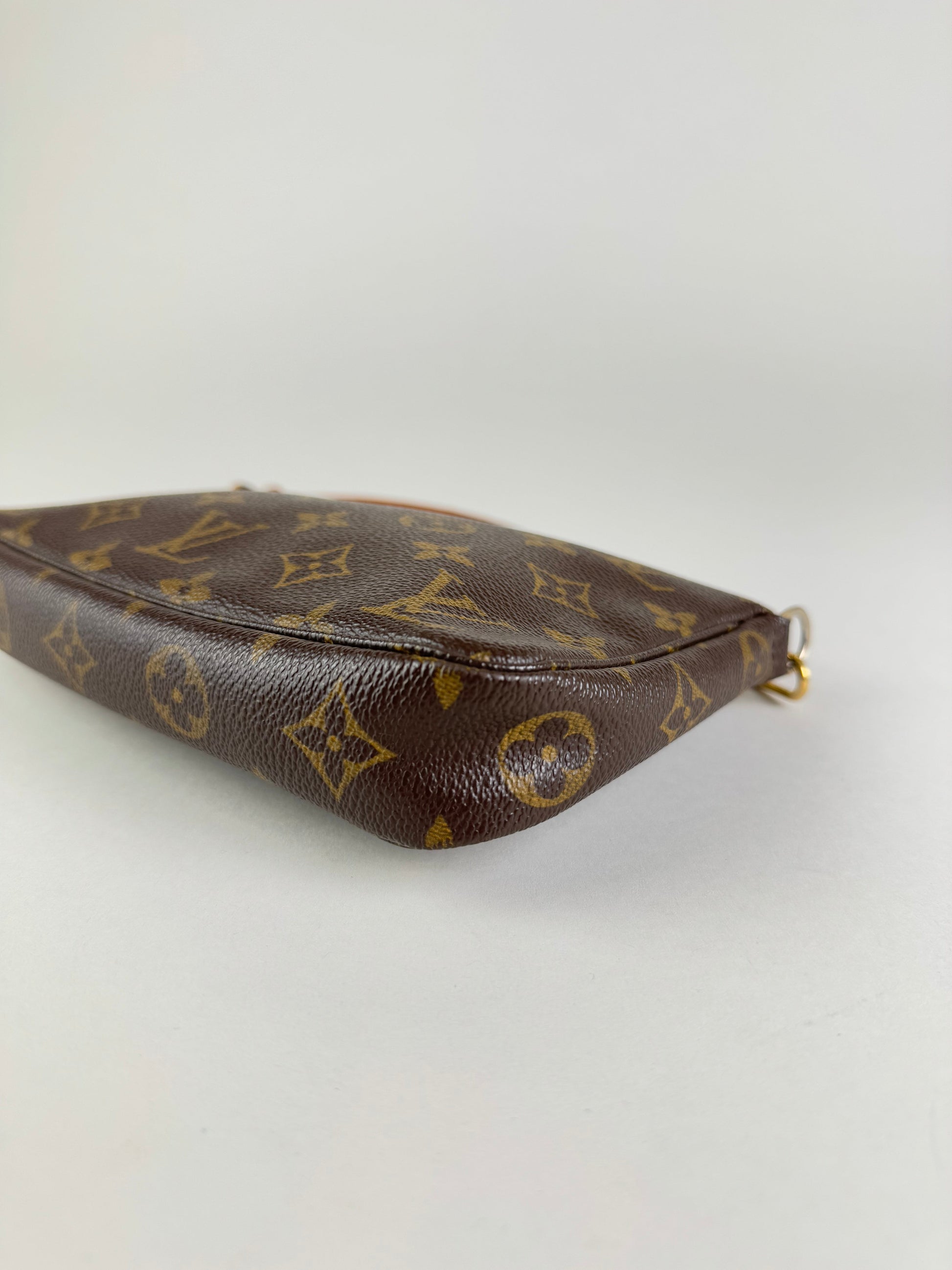 Louis Vuitton Pochette Accessories - respace.studio