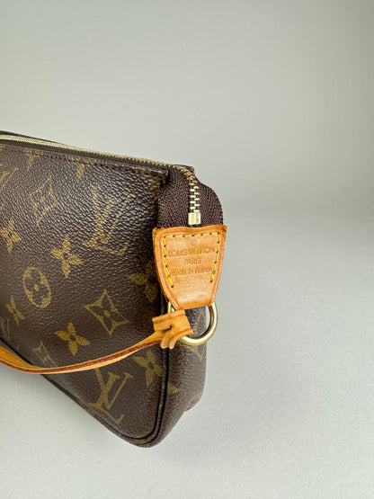 Louis Vuitton Pochette Accessories - respace.studio