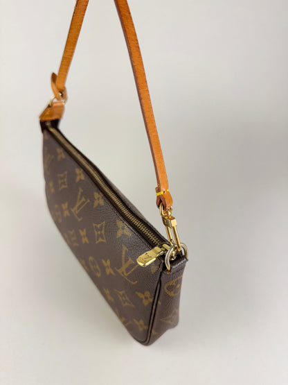 Louis Vuitton Pochette Accessories - respace.studio