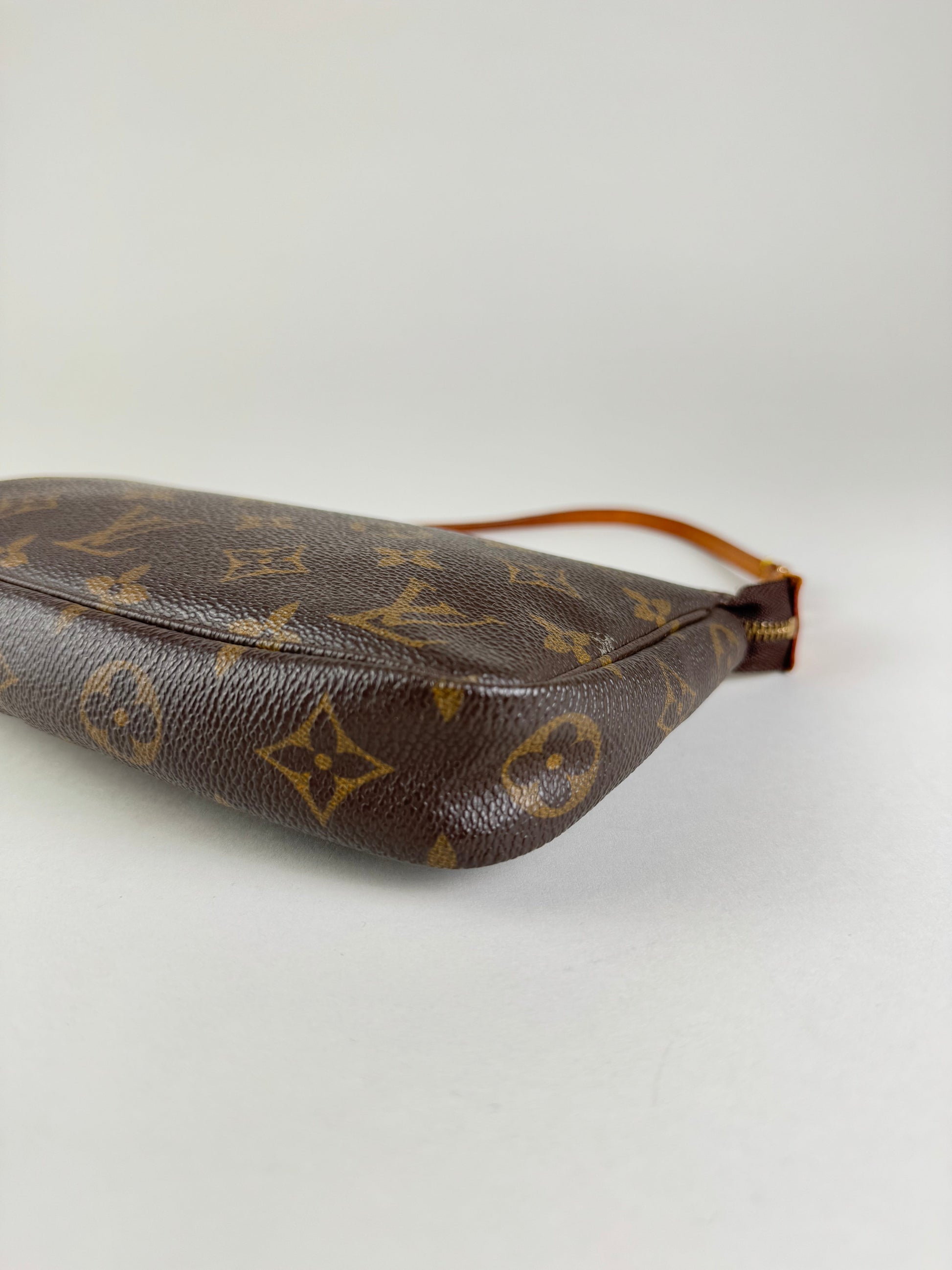 Louis Vuitton Pochette Accessories - respace.studio