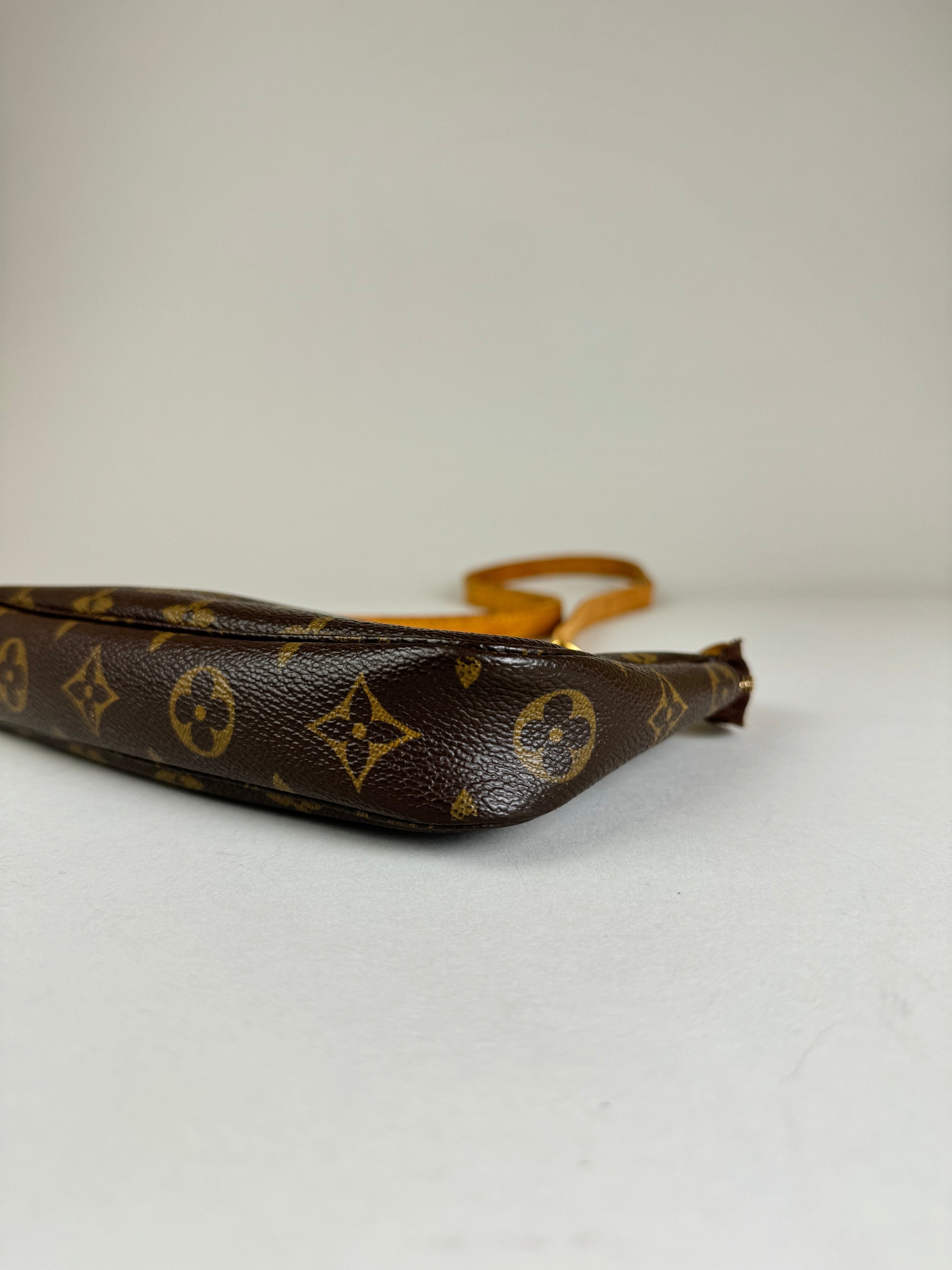 Louis Vuitton Pochette Accessories - respace.studio