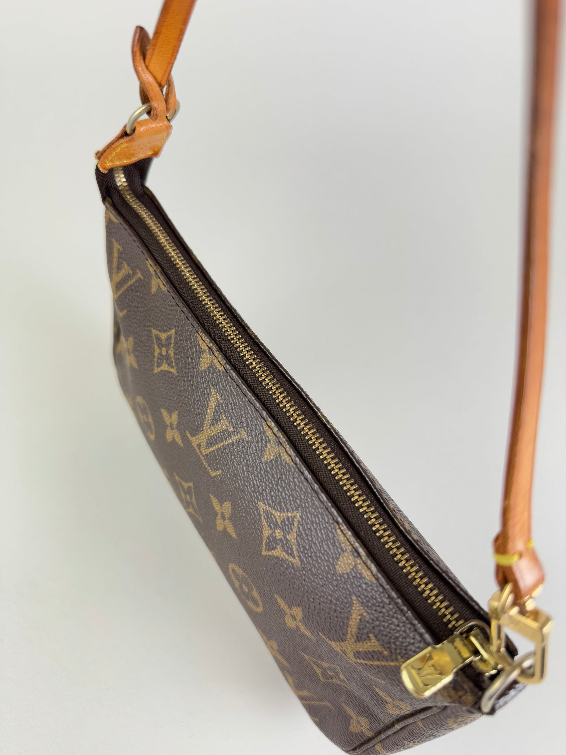 Louis Vuitton Pochette Accessories - respace.studio