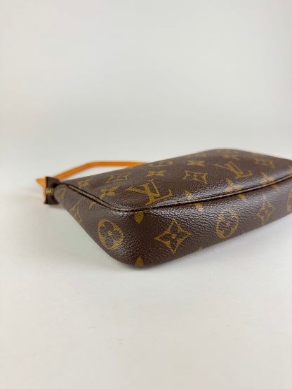 Louis Vuitton Pochette Accessories - respace.studio