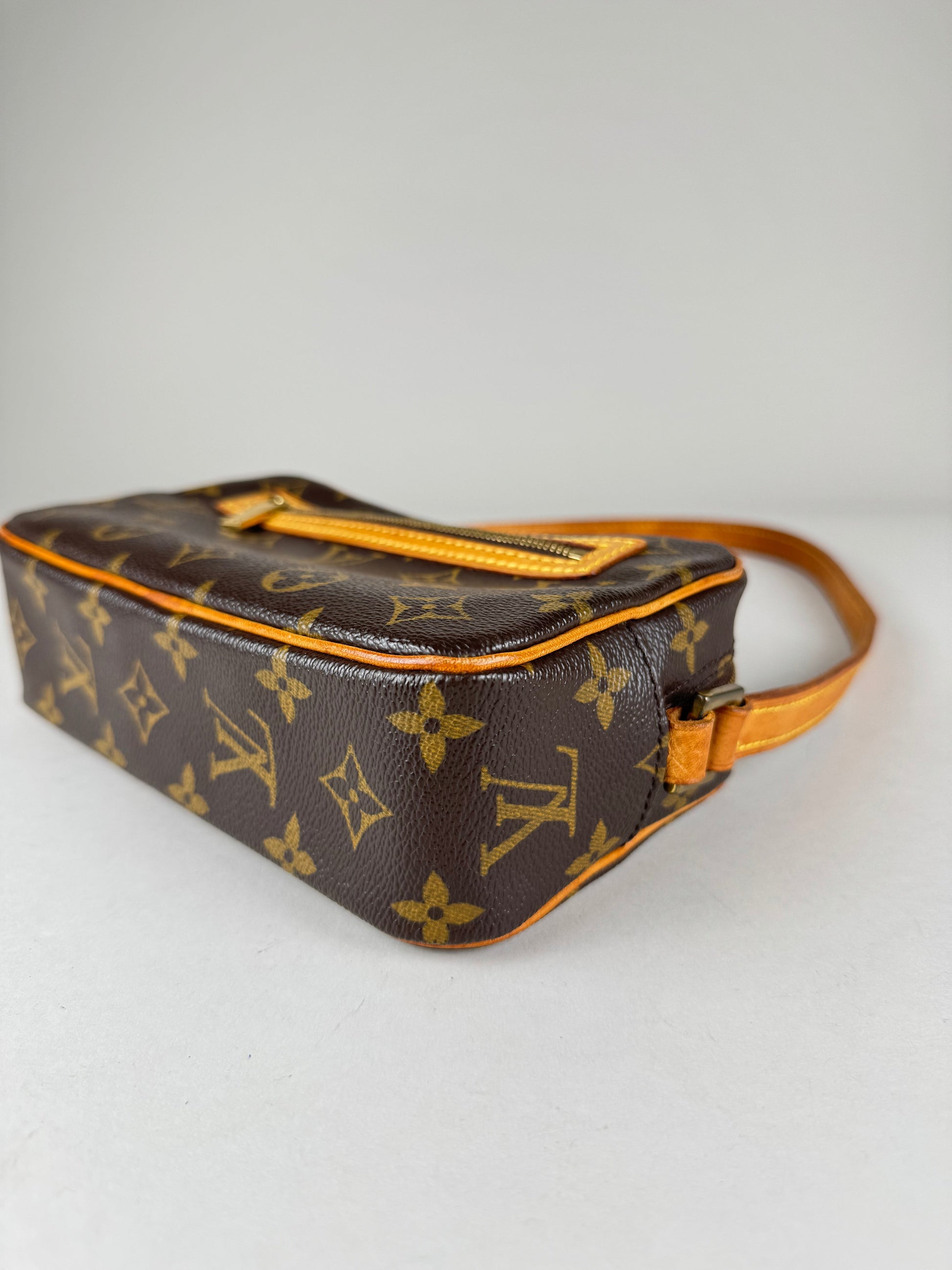 Louis Vuitton Pochette Cite - respace.studio
