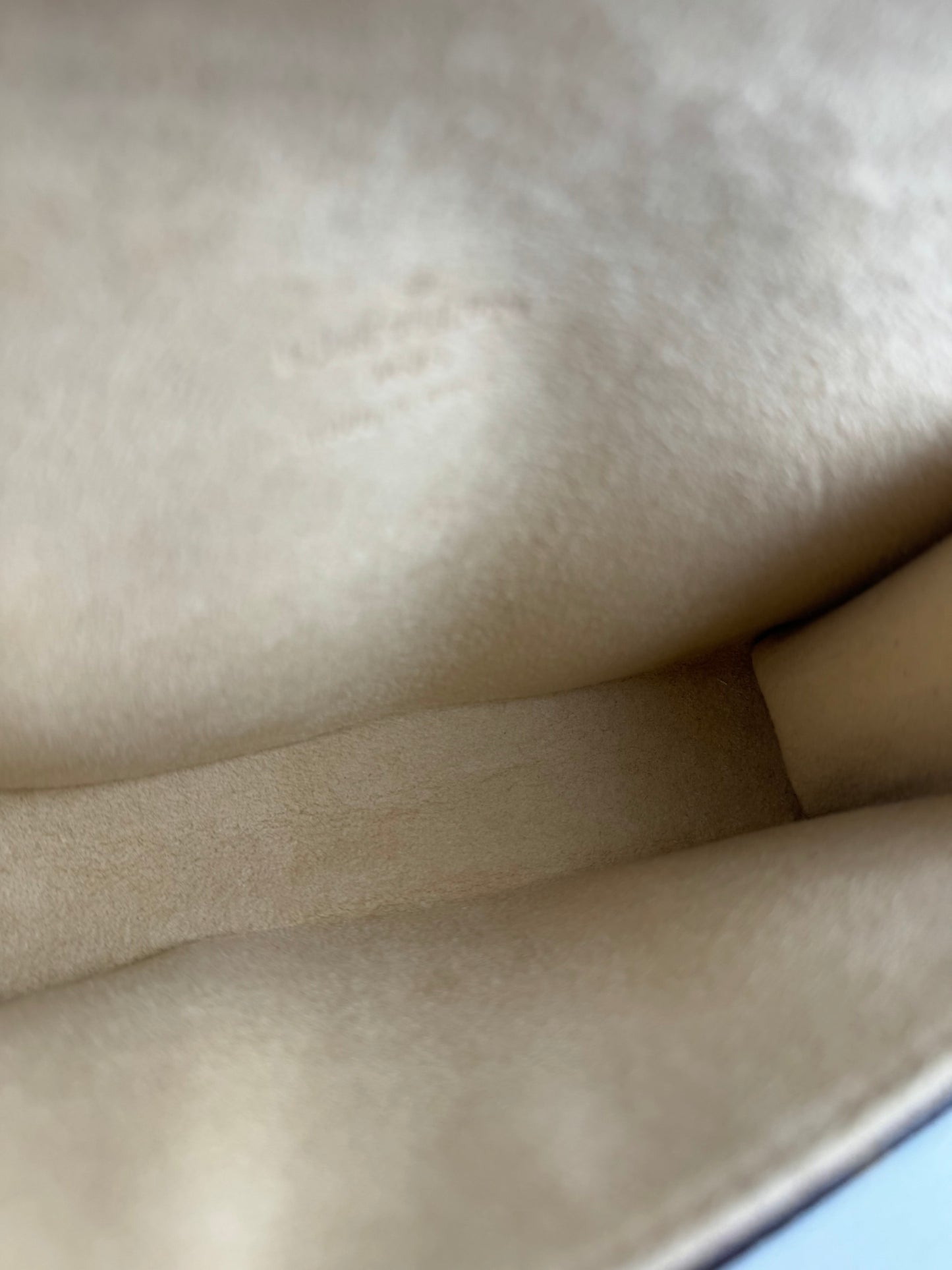 Louis Vuitton Pochette Florentine S - respace.studio