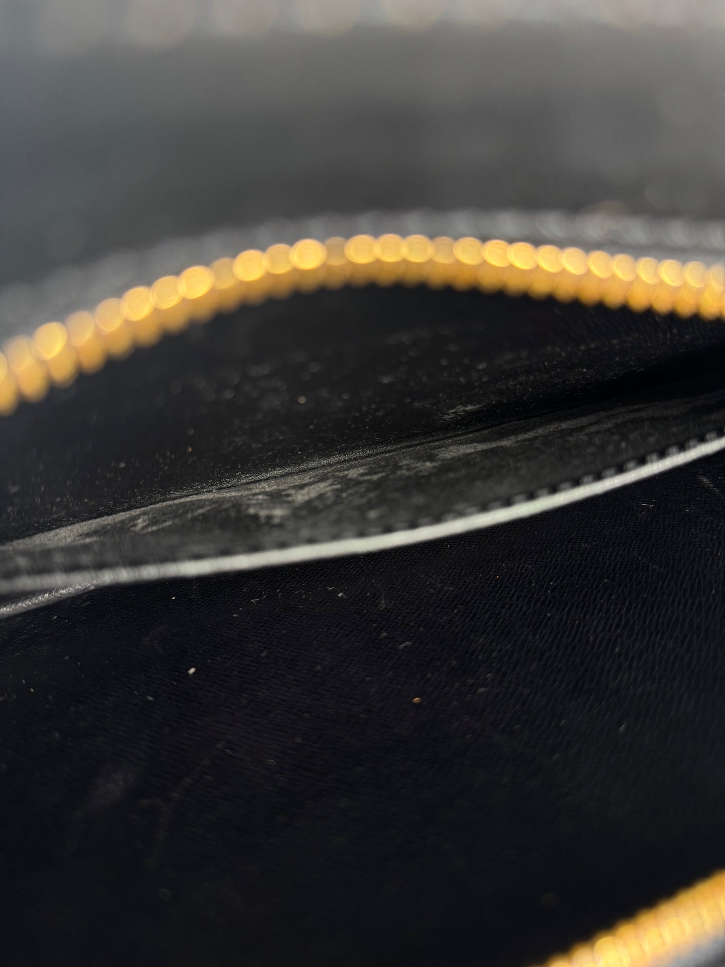 Louis Vuitton Pochette Homme Epi - respace.studio