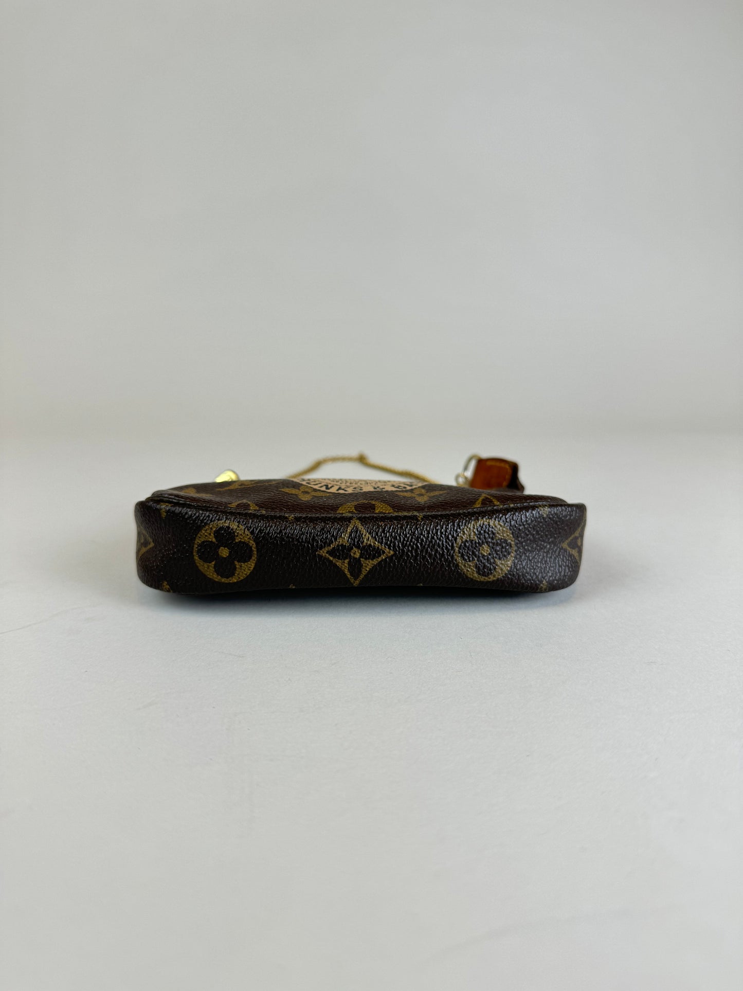 Louis Vuitton Pochette T&B - respace.studio
