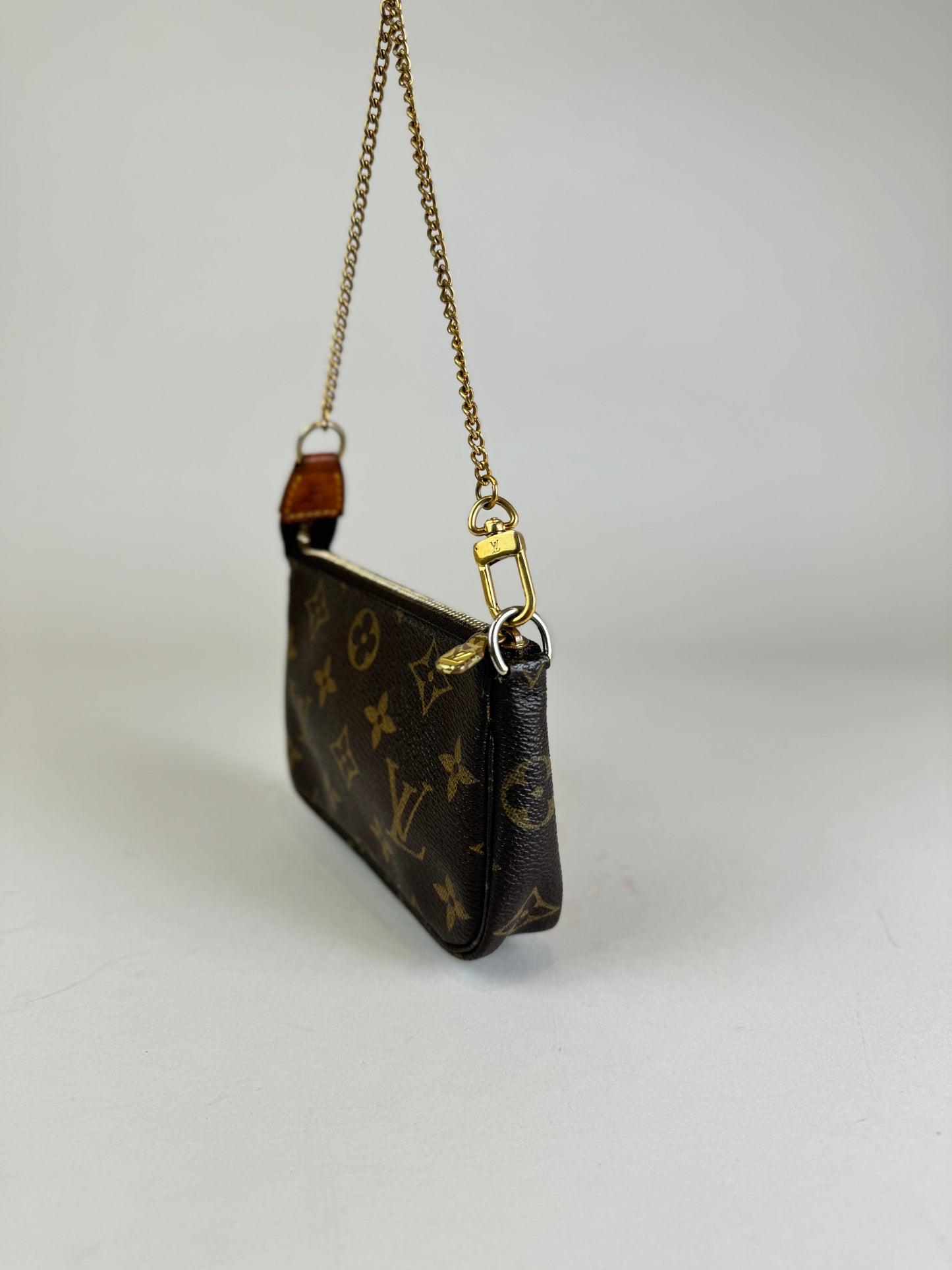 Louis Vuitton Pochette T&B - respace.studio