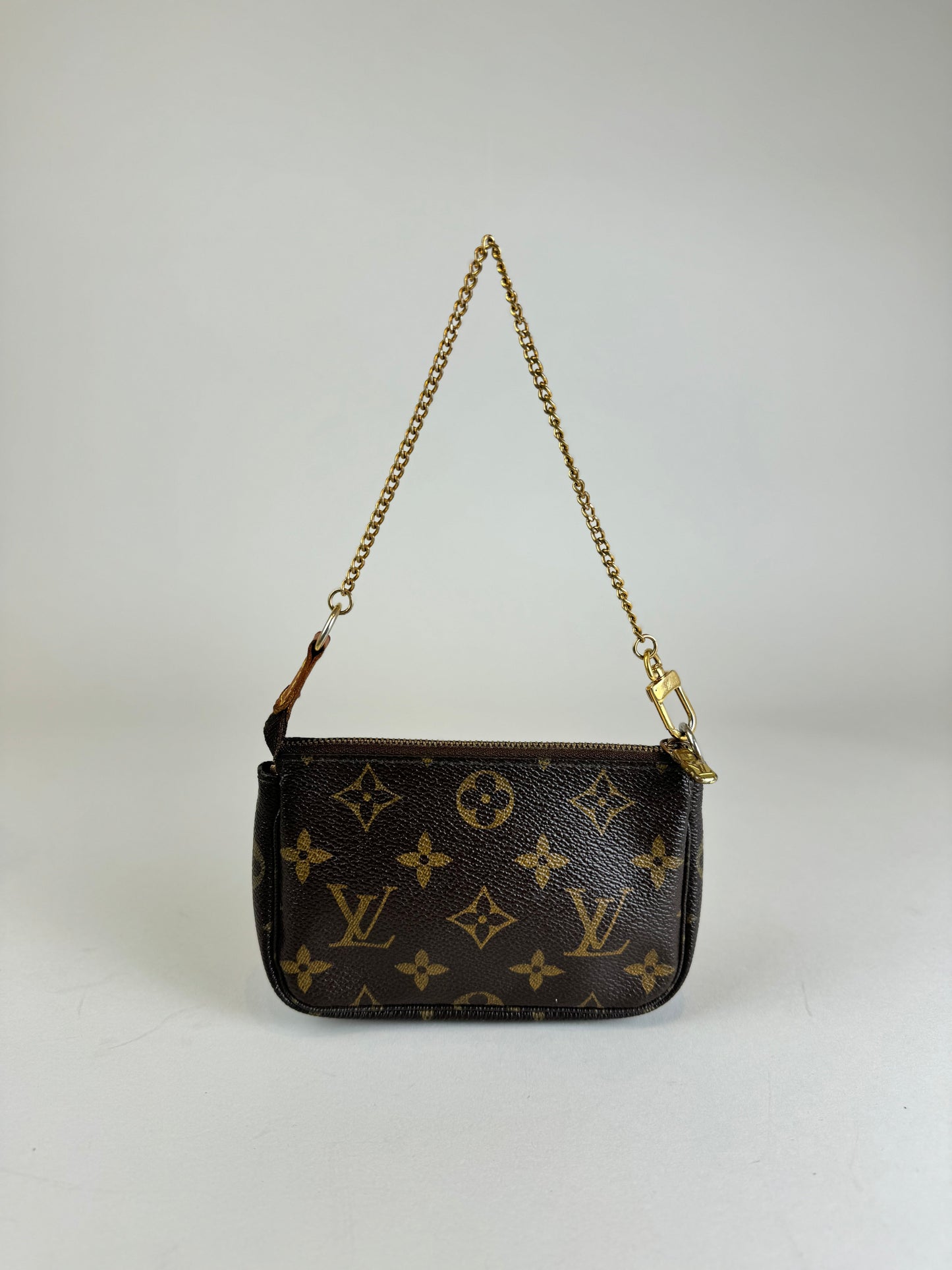 Louis Vuitton Pochette T&B - respace.studio