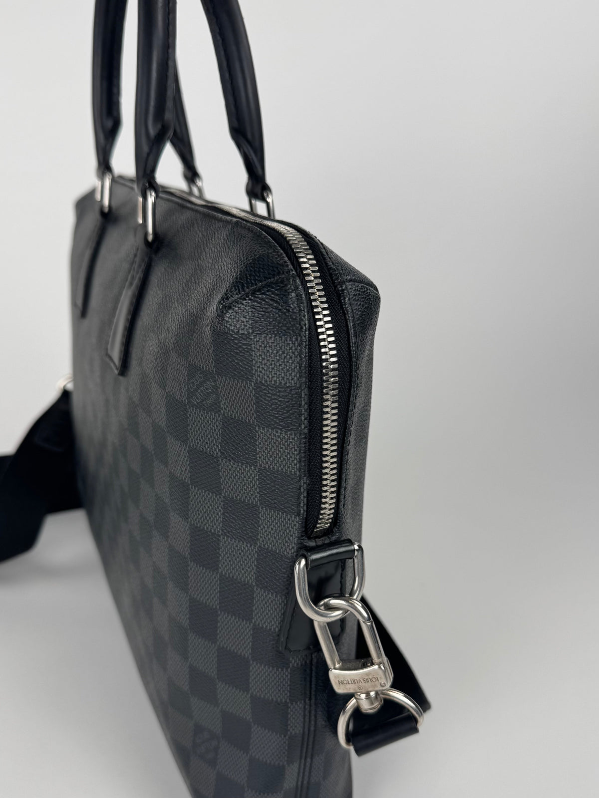 Louis Vuitton Porte-Documents Voyage - respace.studio