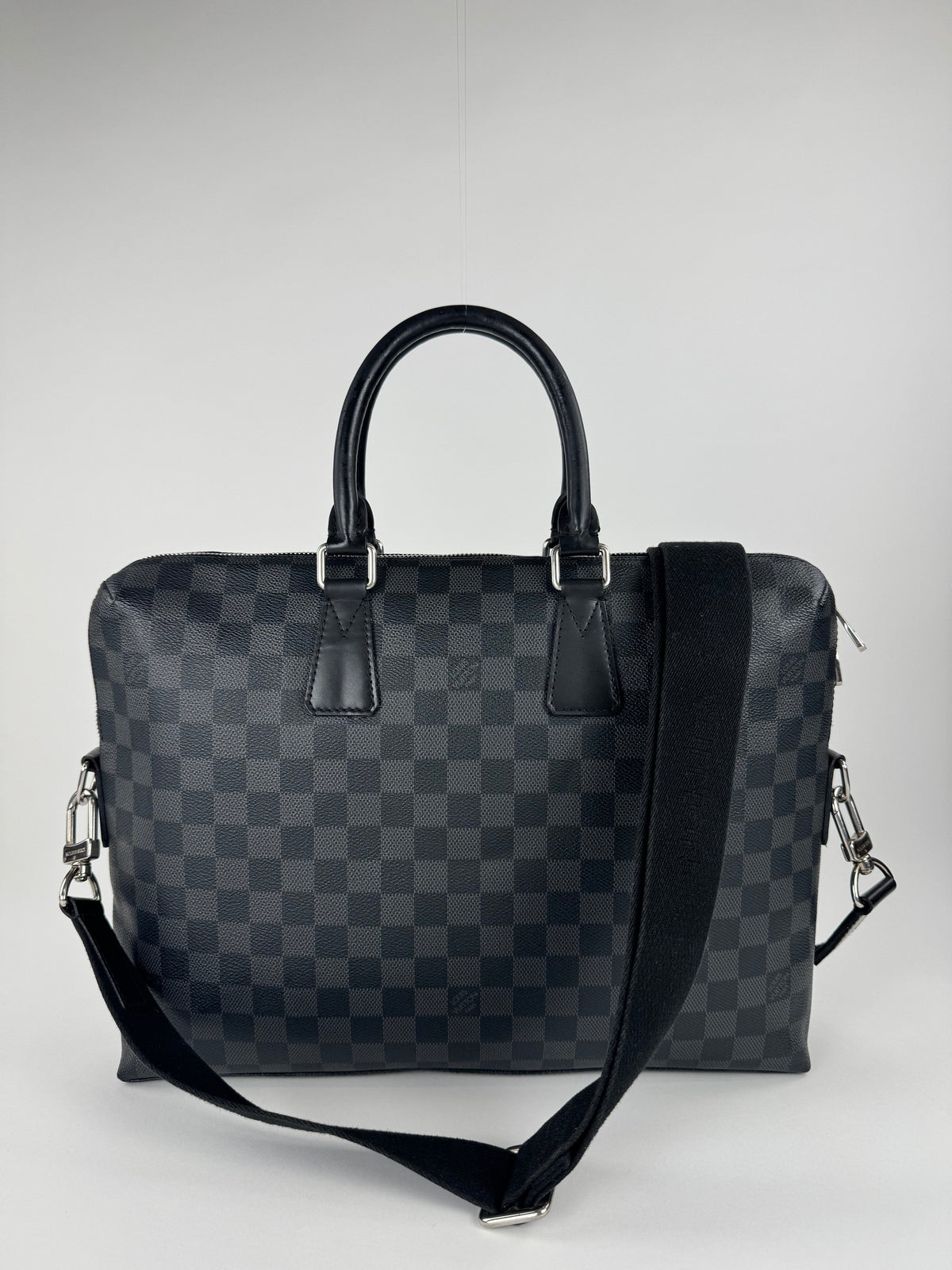 Louis Vuitton Porte-Documents Voyage - respace.studio