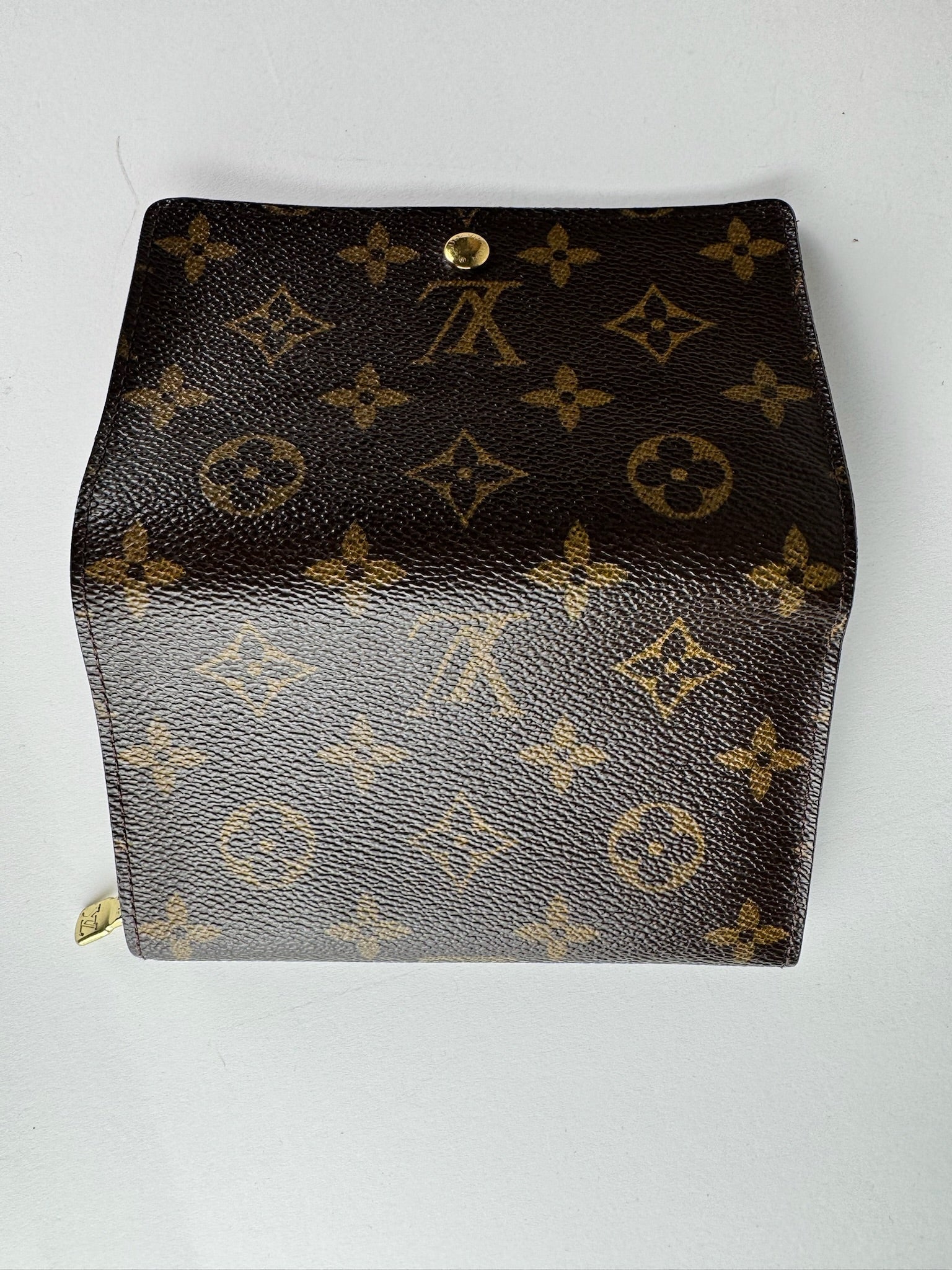 Louis Vuitton Portefeuille International - respace.studio
