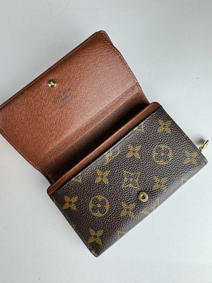 Louis Vuitton Portefeuille International - respace.studio