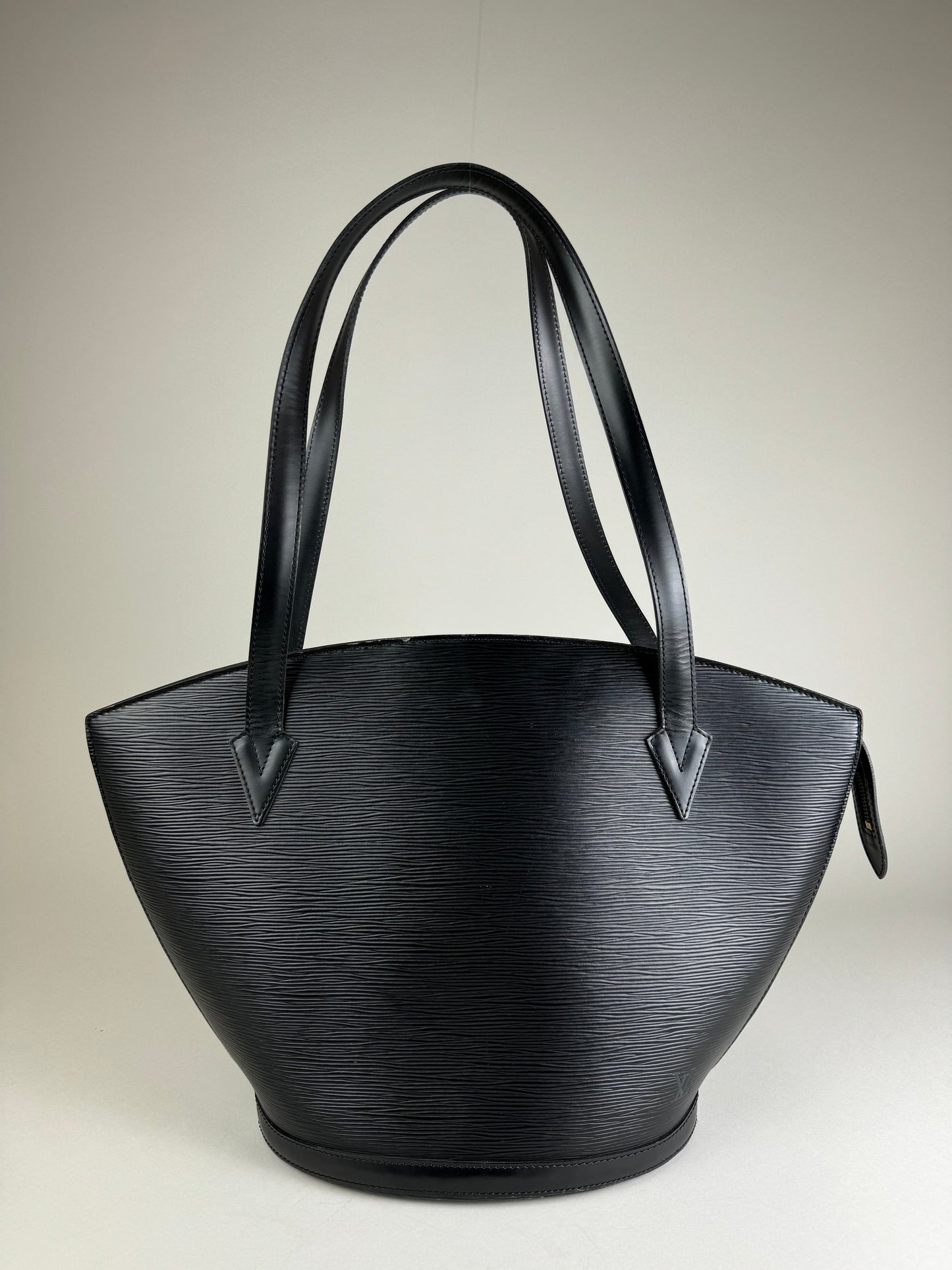 Louis Vuitton Saint Jacques - respace.studio