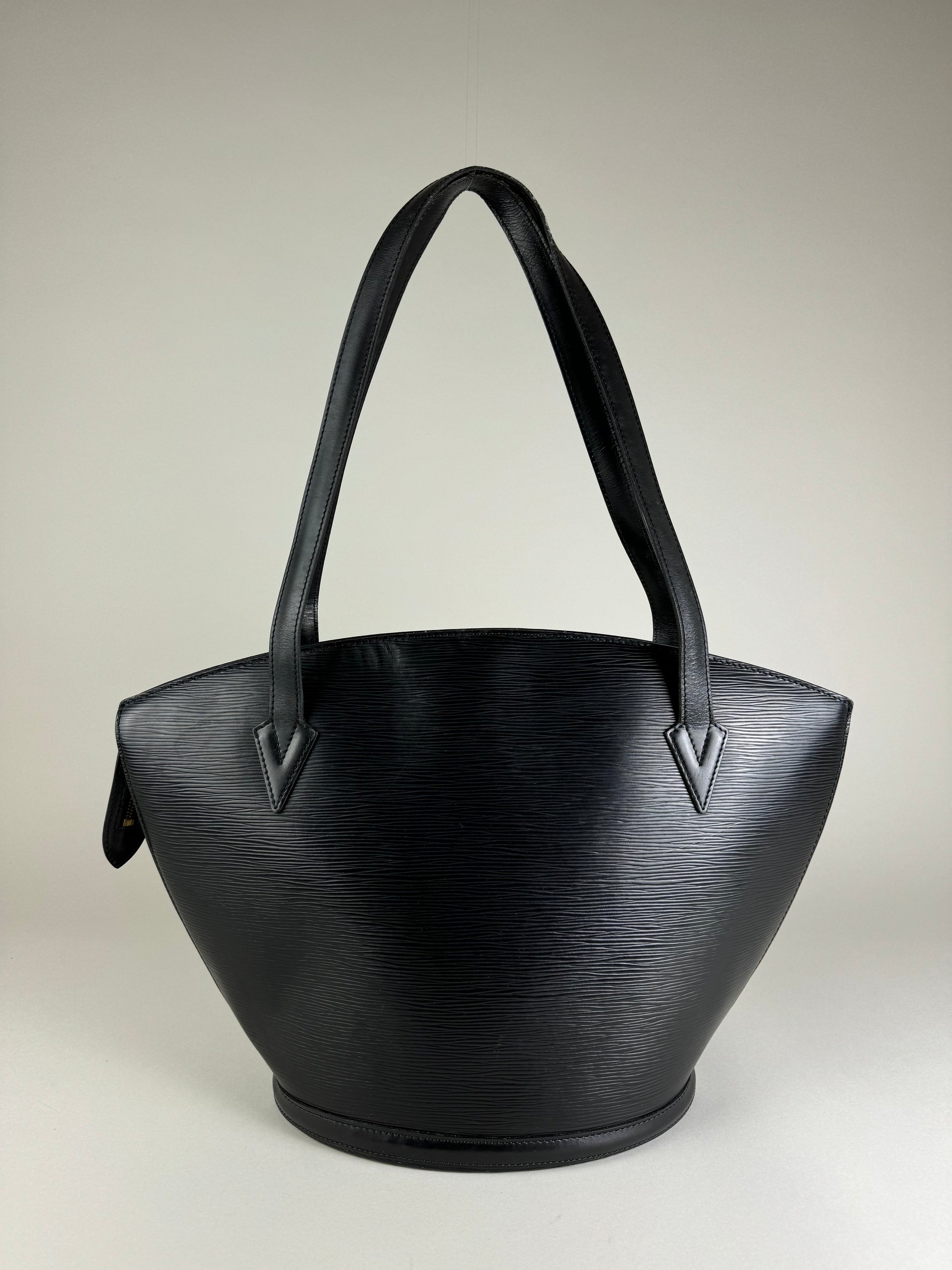 Louis Vuitton Saint Jaques - respace.studio