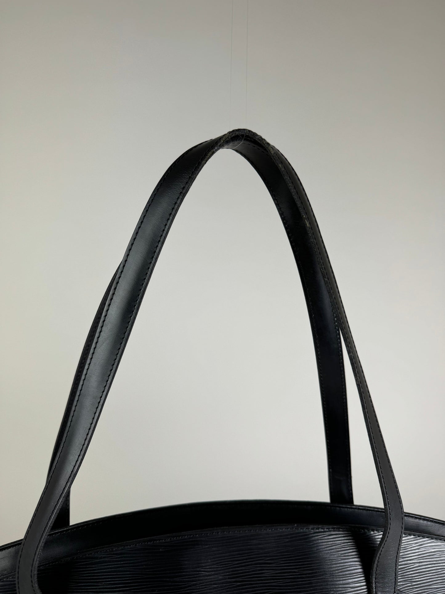 Louis Vuitton Saint Jaques - respace.studio