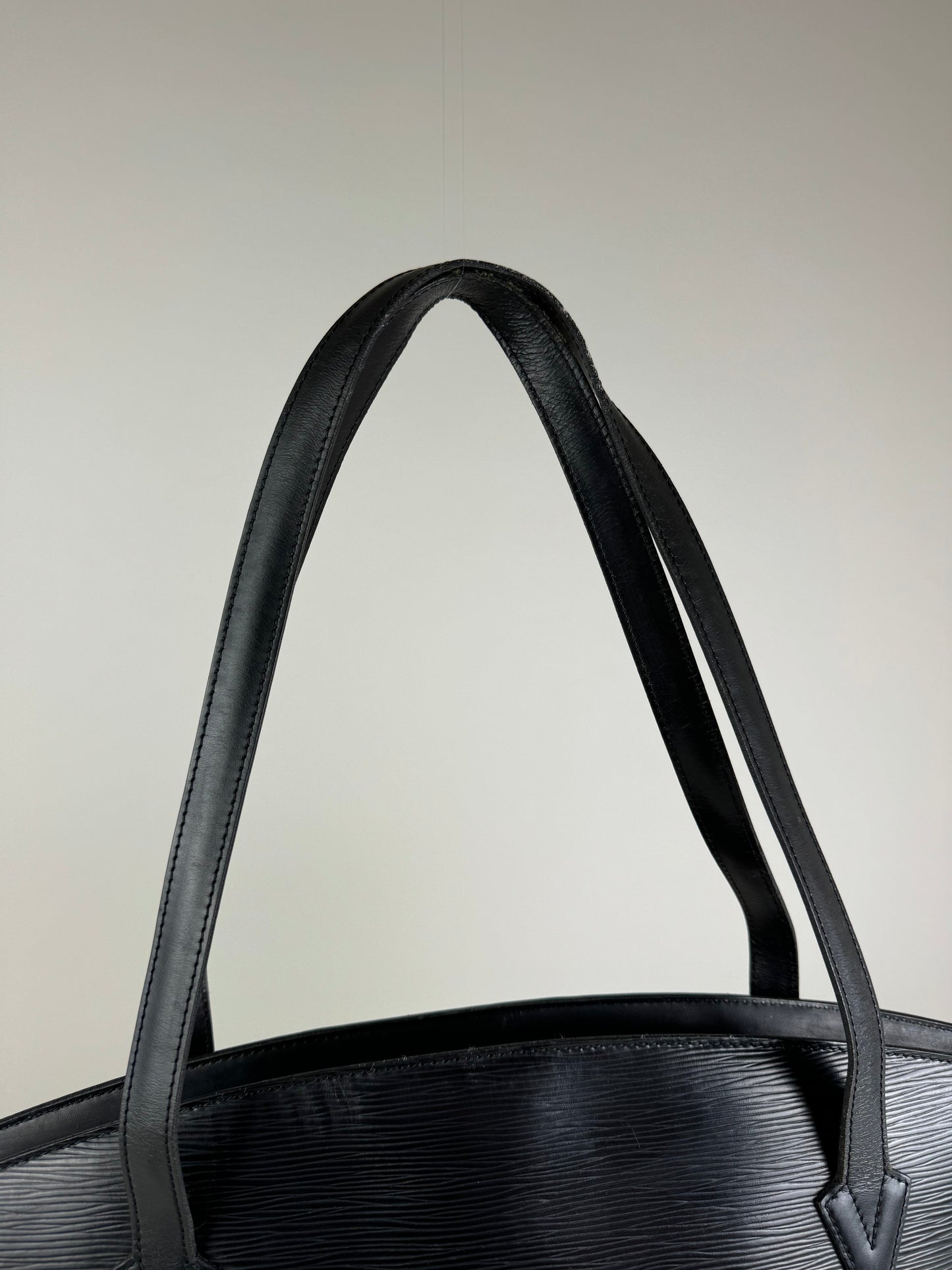 Louis Vuitton Saint Jaques - respace.studio