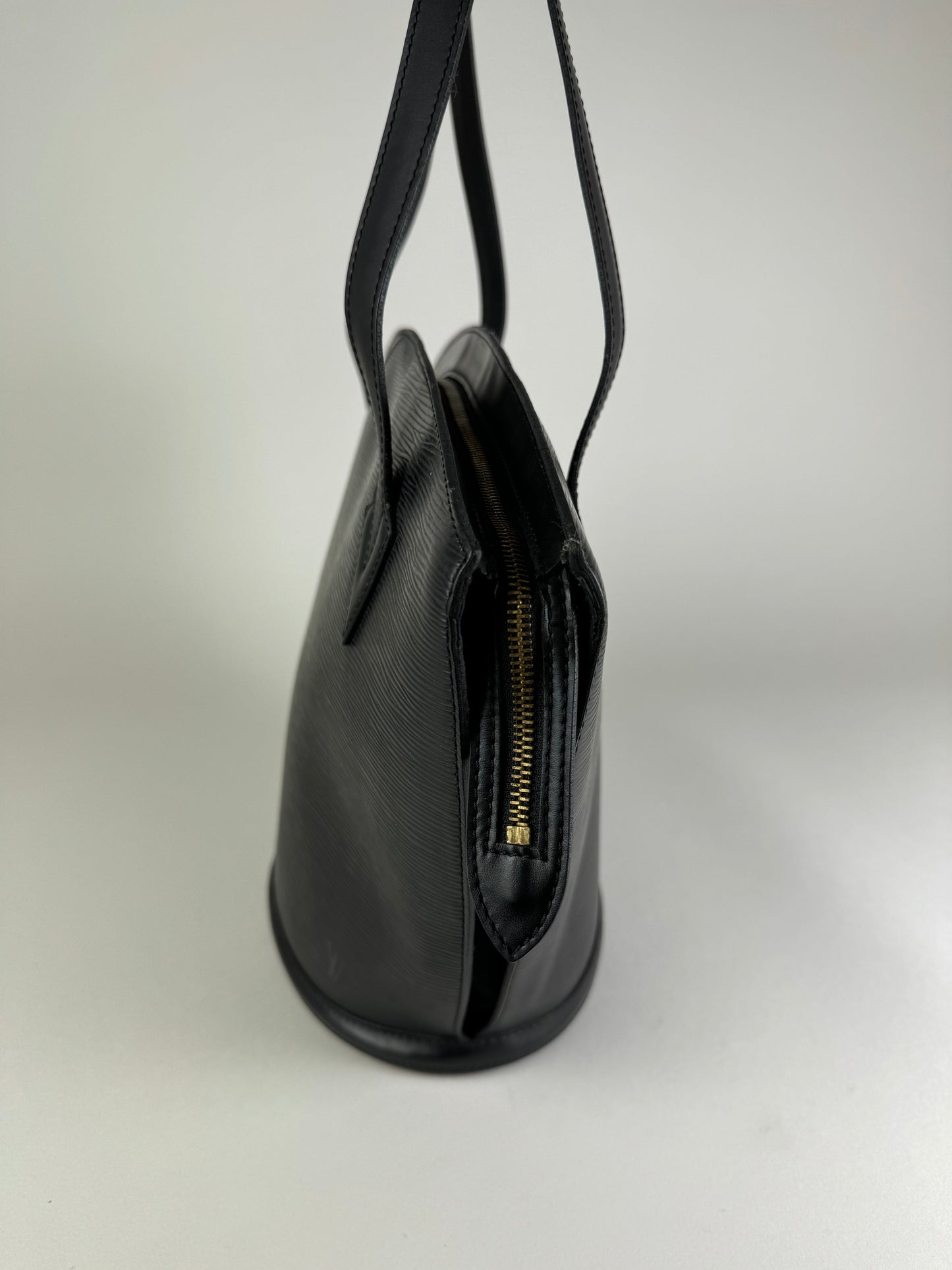 Louis Vuitton Saint Jaques - respace.studio