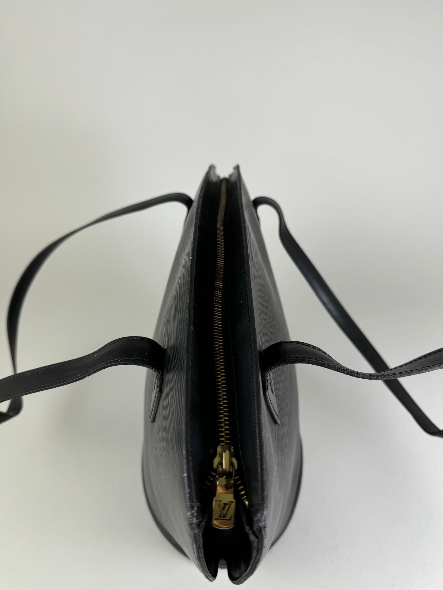 Louis Vuitton Saint Jaques - respace.studio