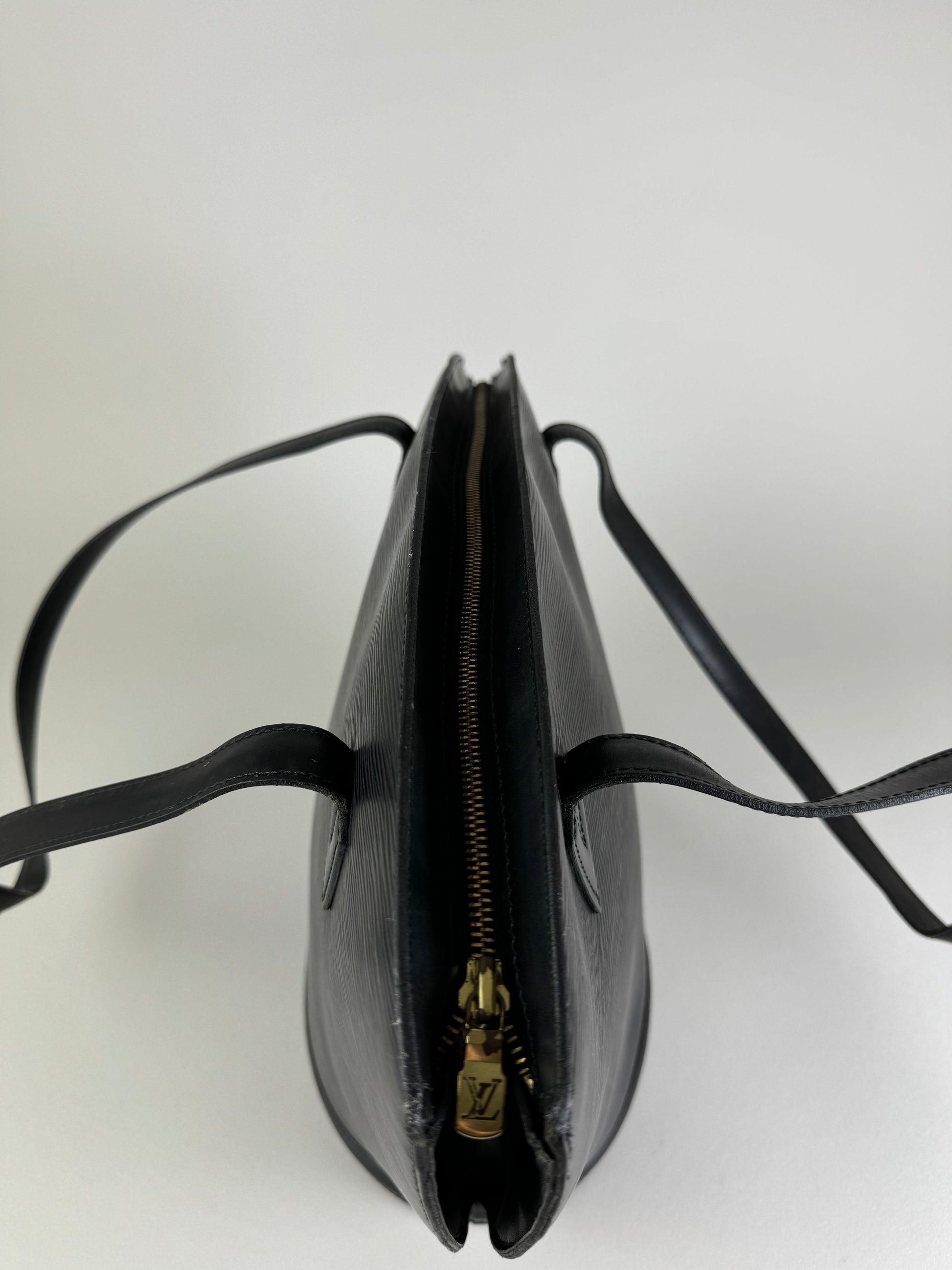 Louis Vuitton Saint Jaques - respace.studio