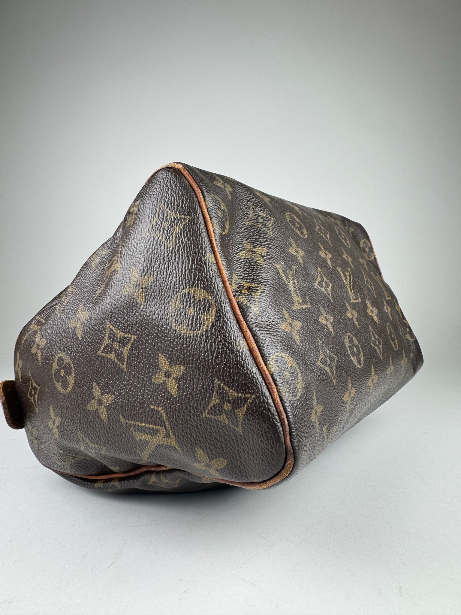 Louis Vuitton Speedy 25 - respace.studio