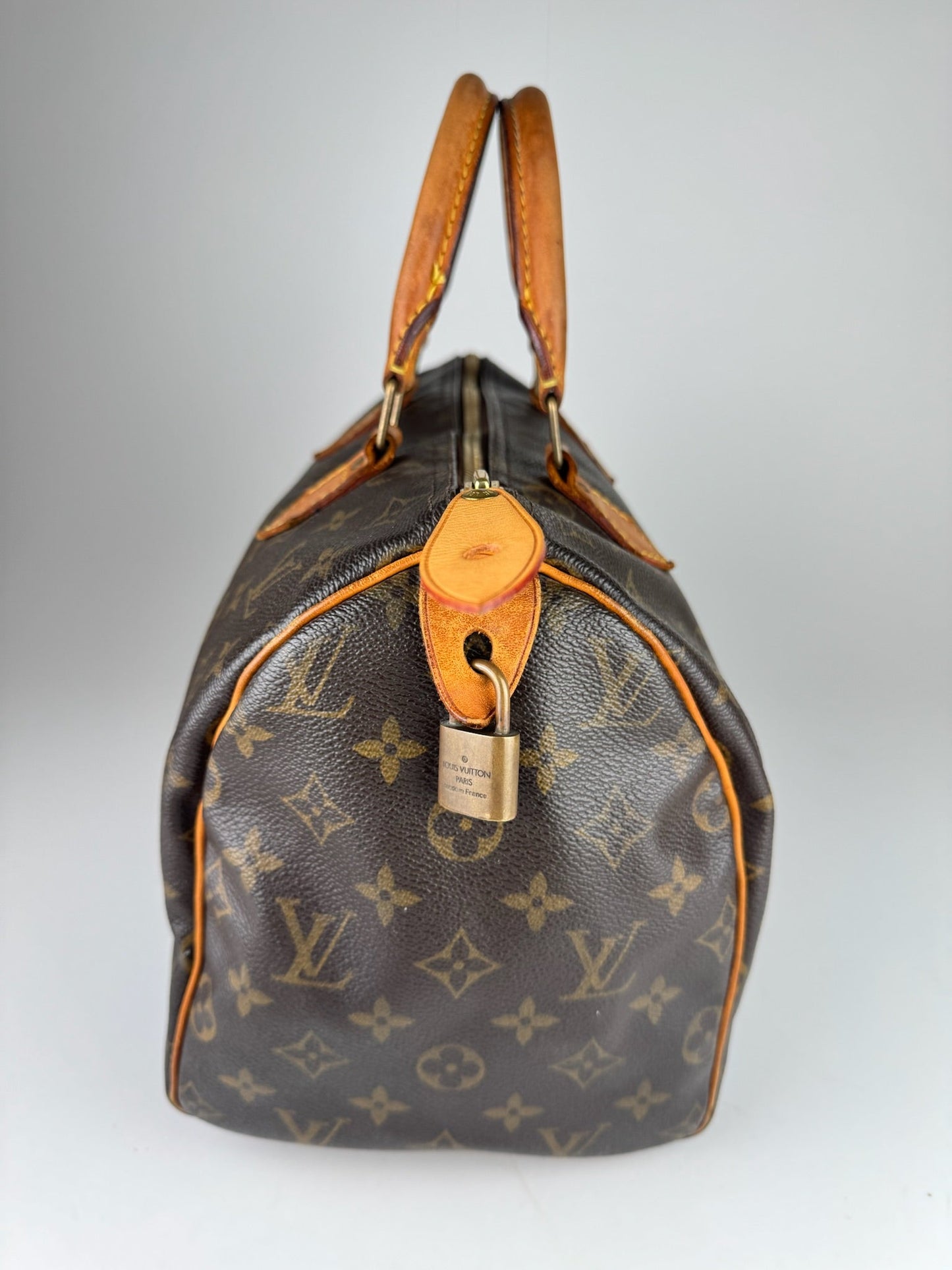 Louis Vuitton Speedy 30 - respace.studio