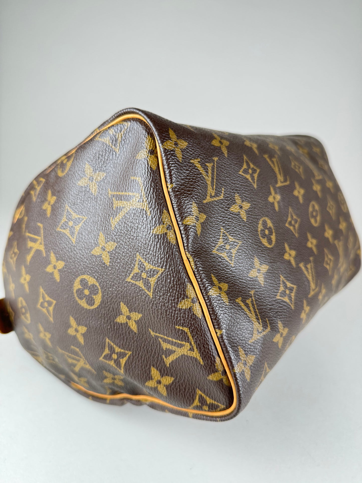 Louis Vuitton Speedy 30 - respace.studio