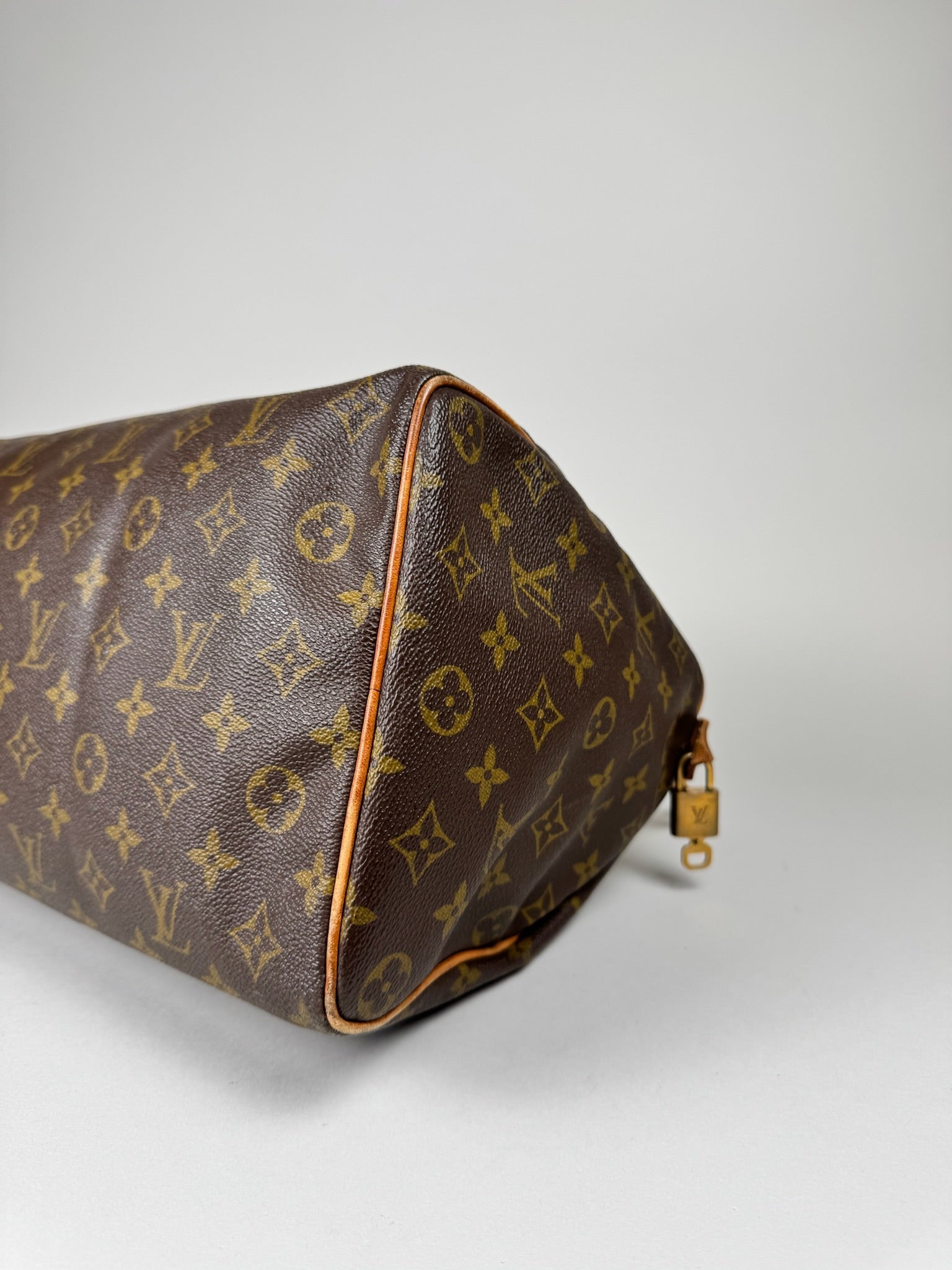 Louis Vuitton Speedy 35 - respace.studio