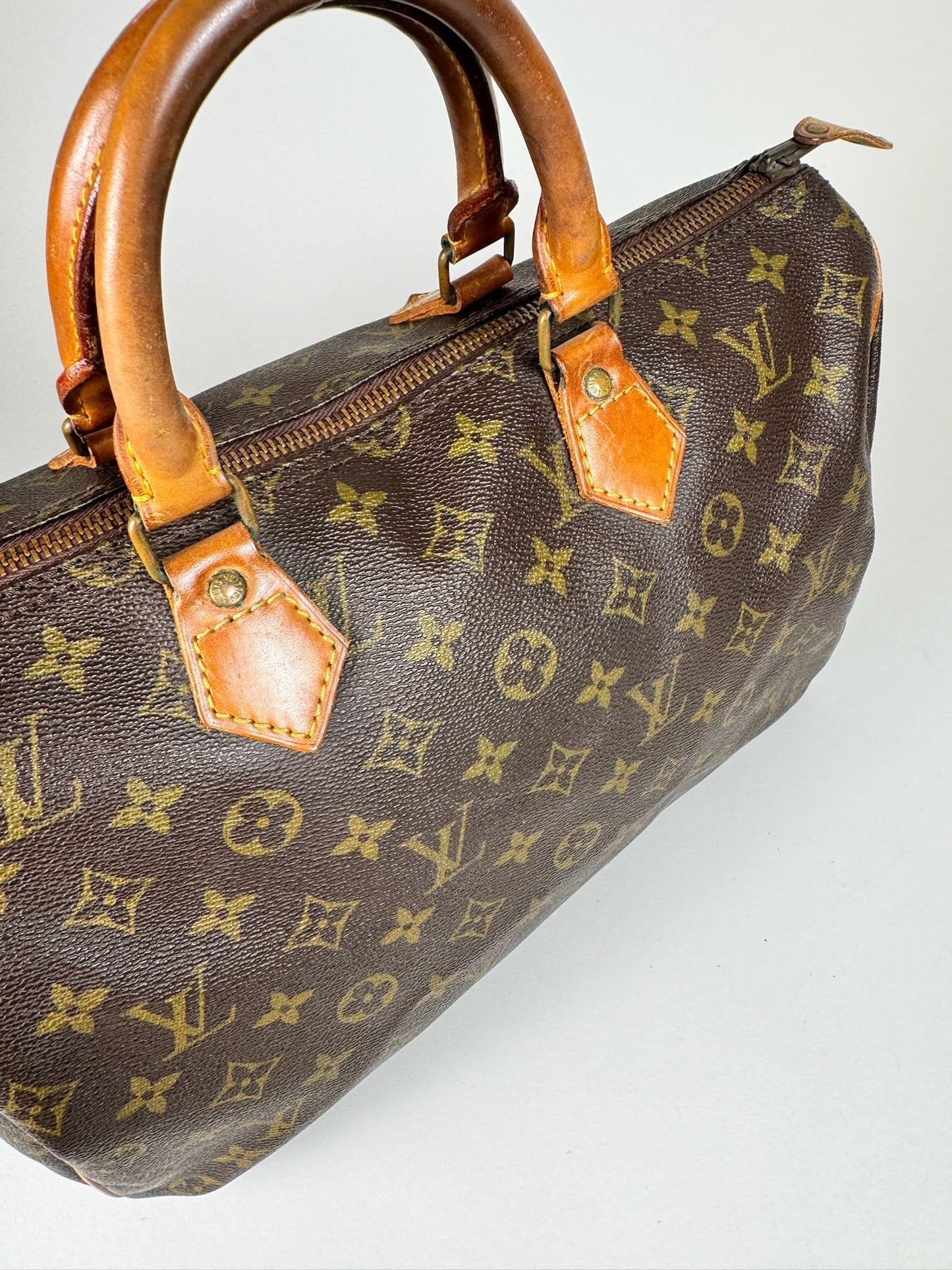 Louis Vuitton Speedy 35 - respace.studio