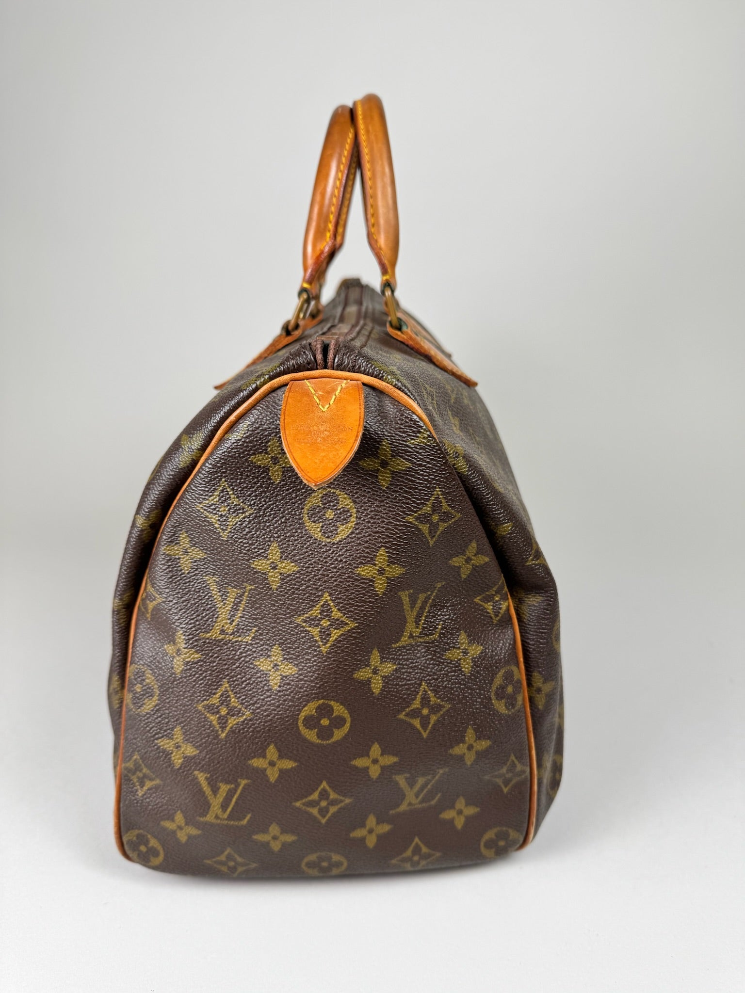 Louis Vuitton Speedy 35 - respace.studio