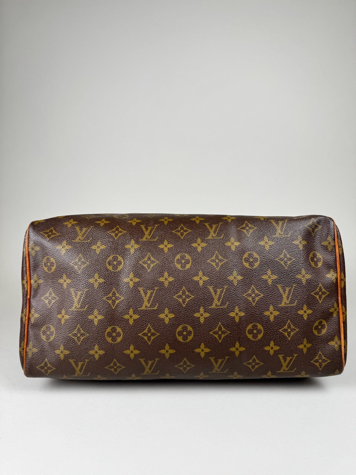 Louis Vuitton Speedy 35 - respace.studio