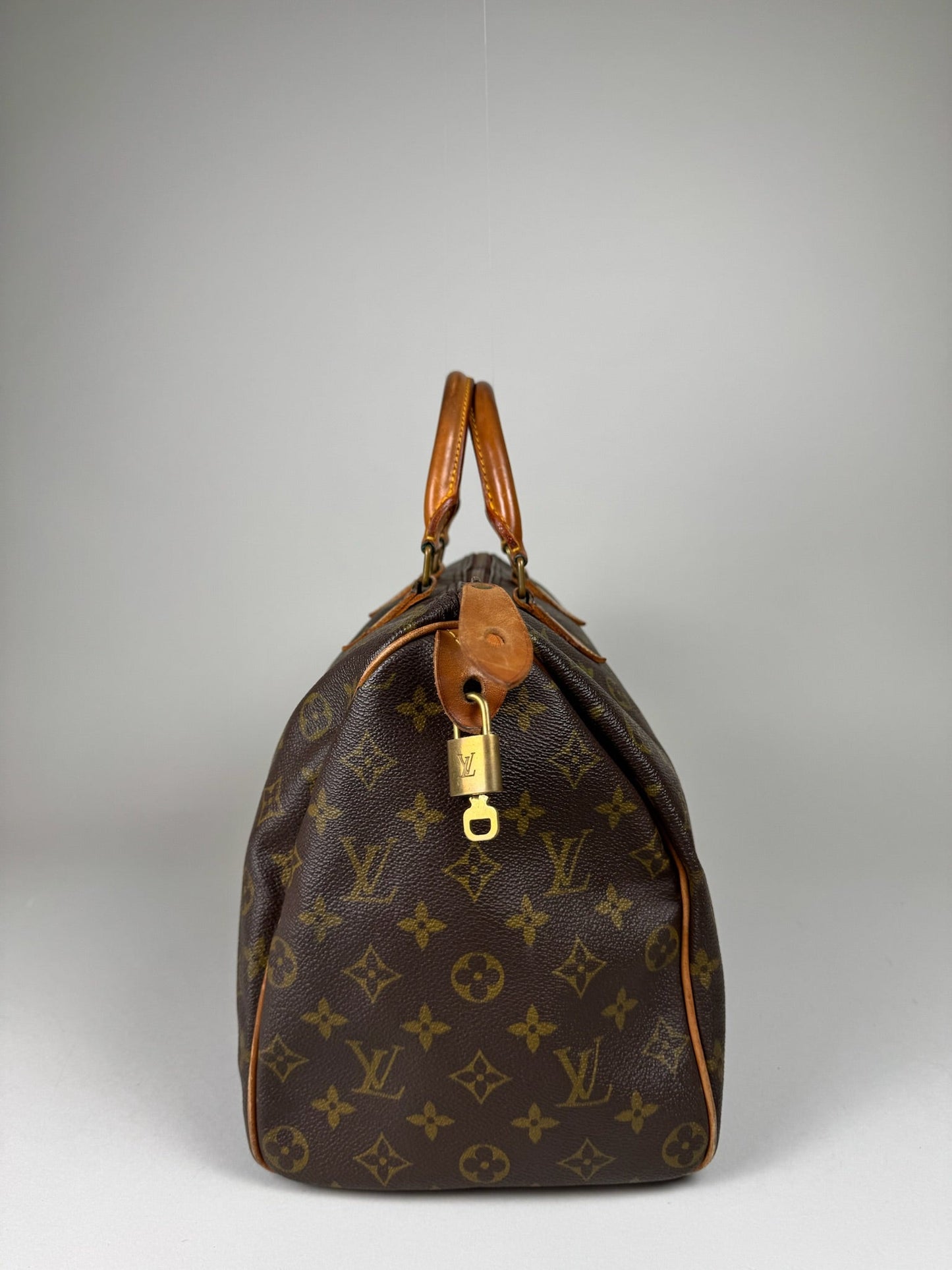 Louis Vuitton Speedy 35 - respace.studio