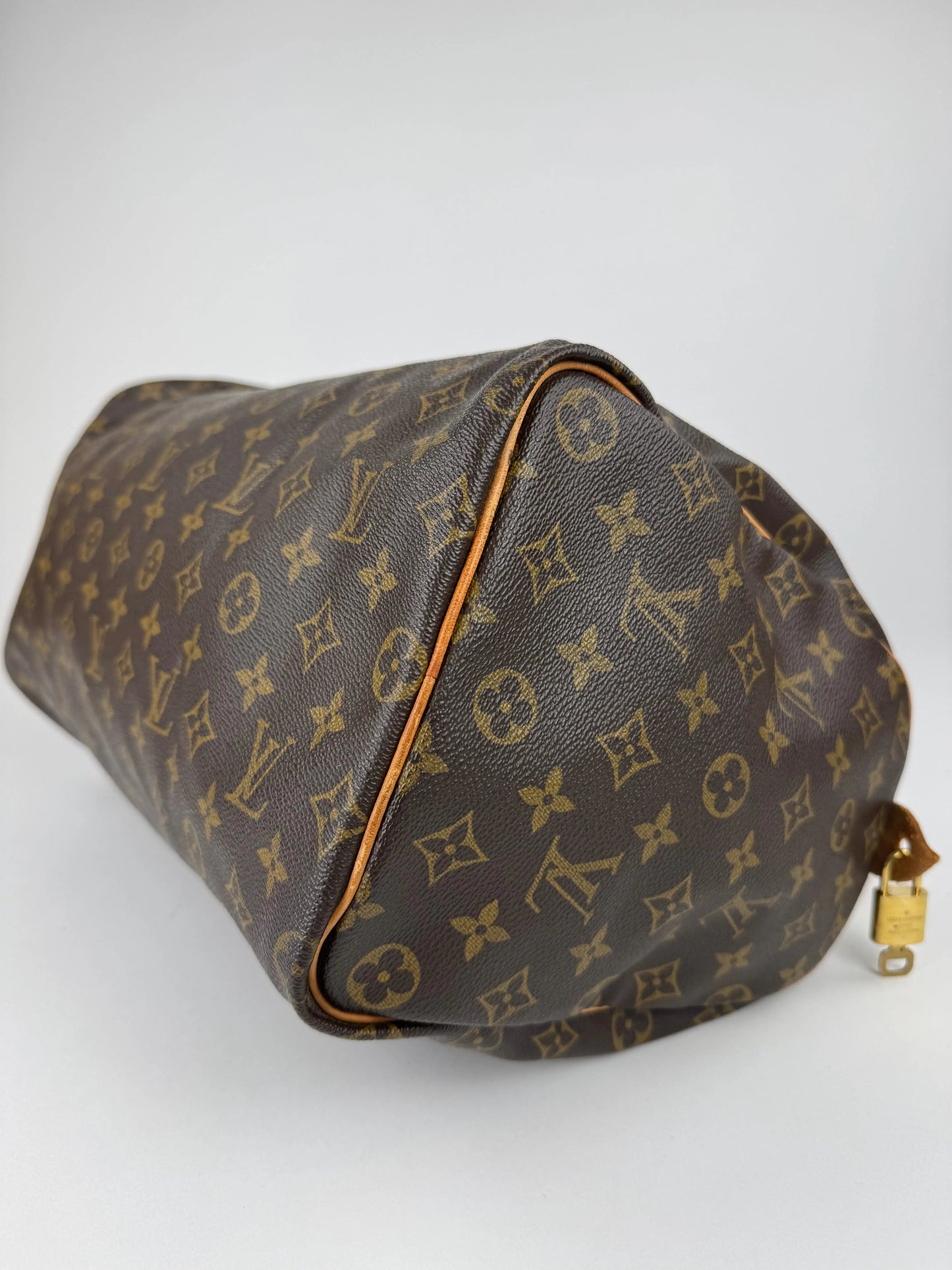 Louis Vuitton Speedy 40 - respace.studio