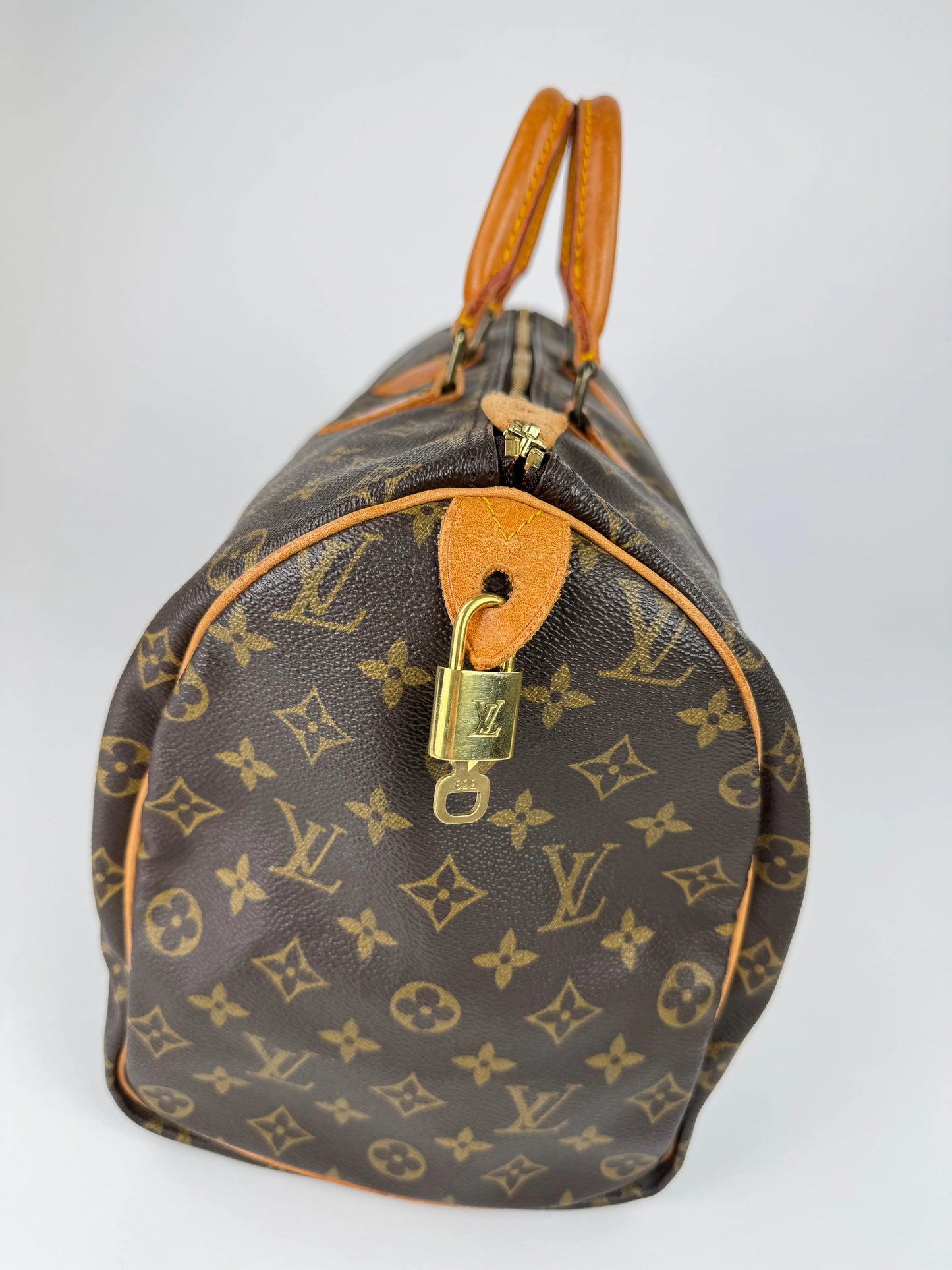 Louis Vuitton Speedy 40 - respace.studio