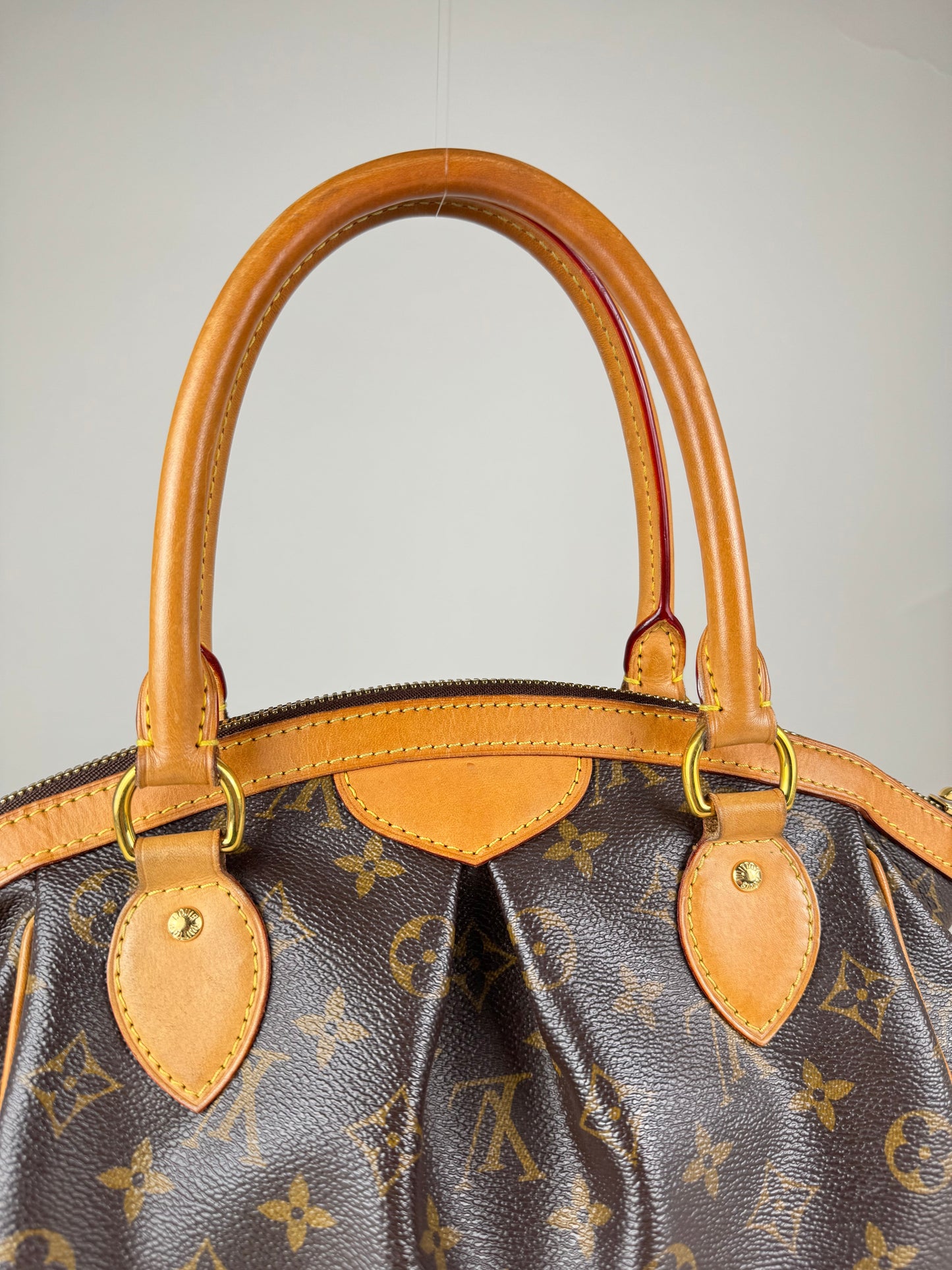 Louis Vuitton Tivoli PM - respace.studio