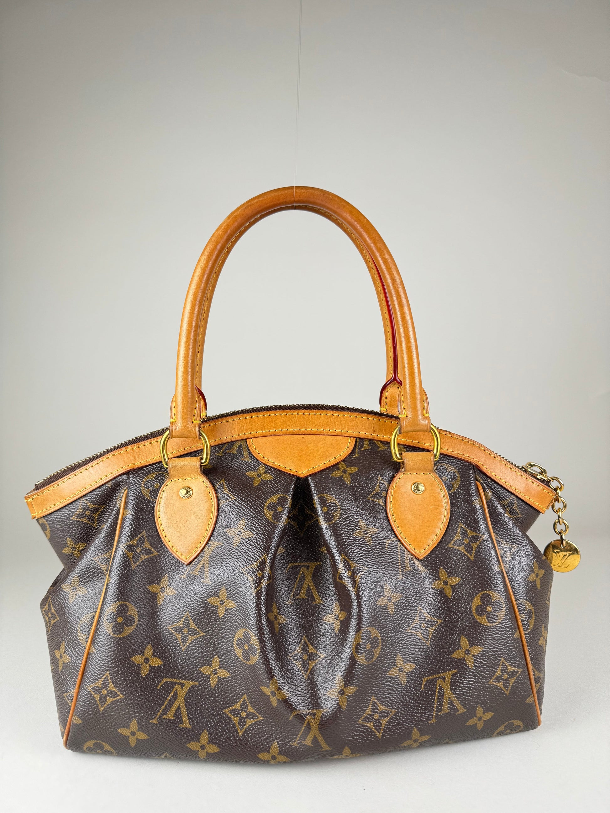 Louis Vuitton Tivoli PM - respace.studio