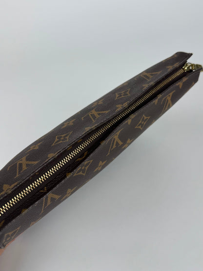 Louis Vuitton Toiletry Pouch 26 - respace.studio