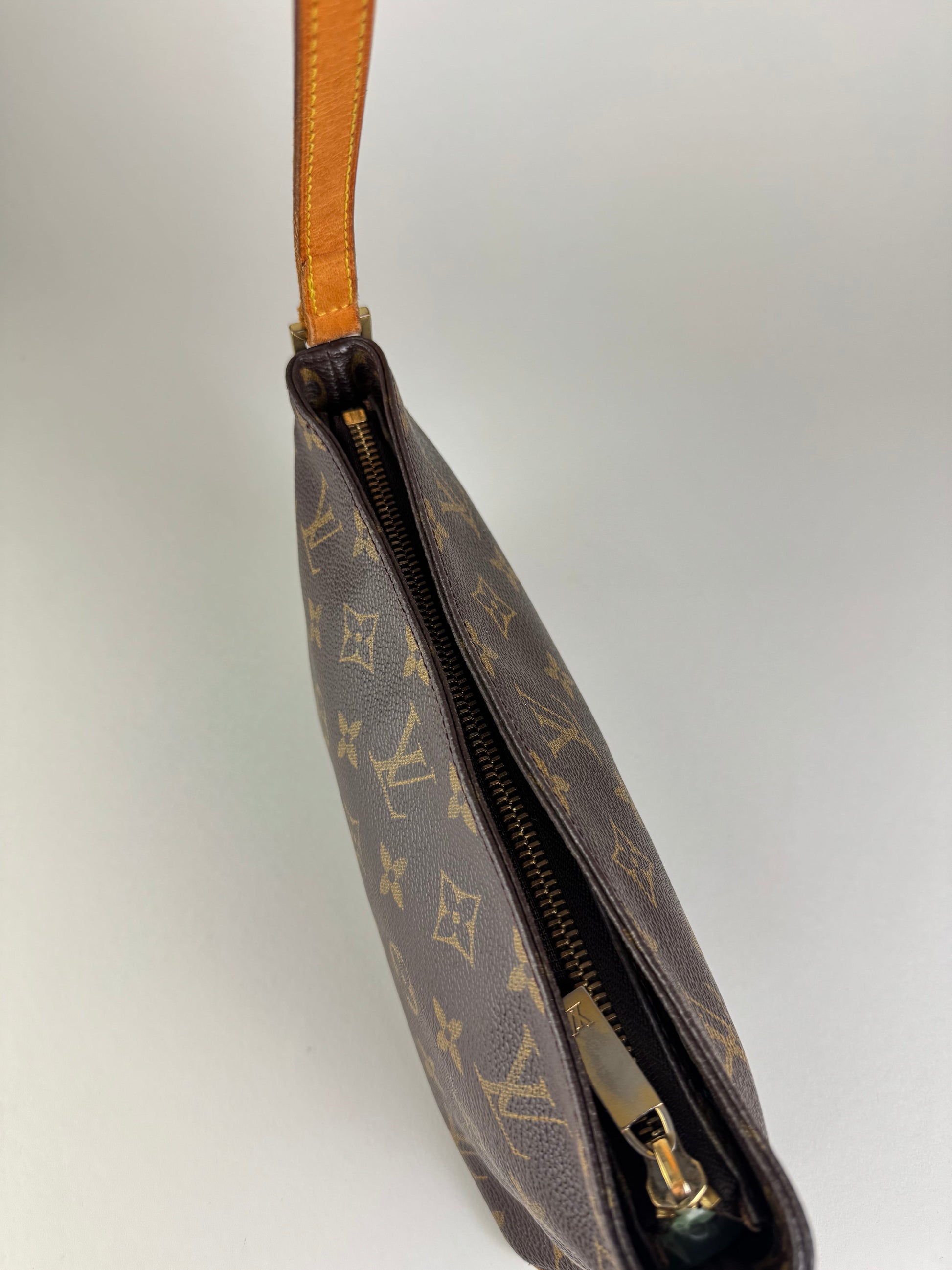 Louis Vuitton Trotteur - respace.studio