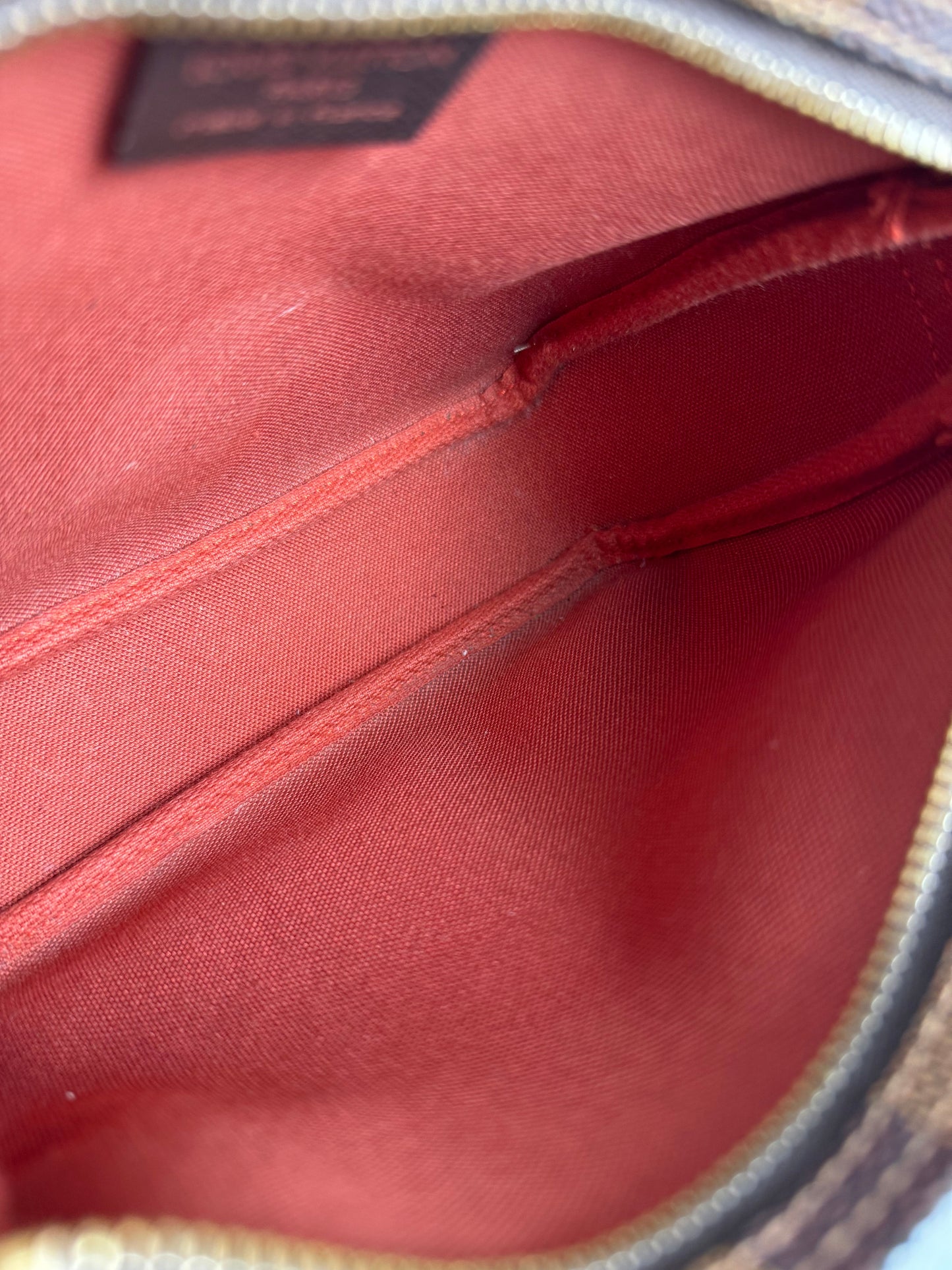 Louis Vuitton Trousse - respace.studio